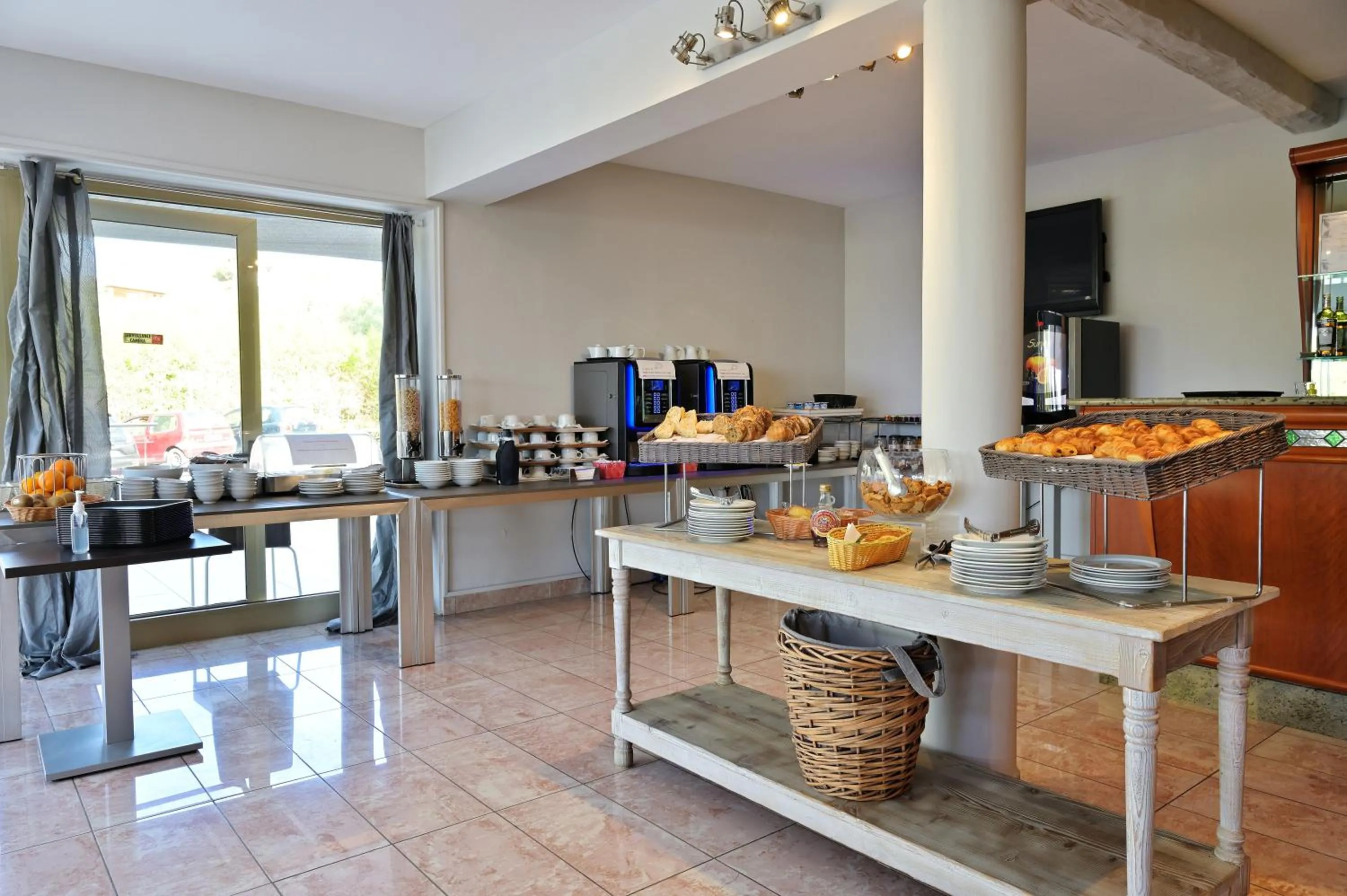 Breakfast in Hotel Les Eucalyptus