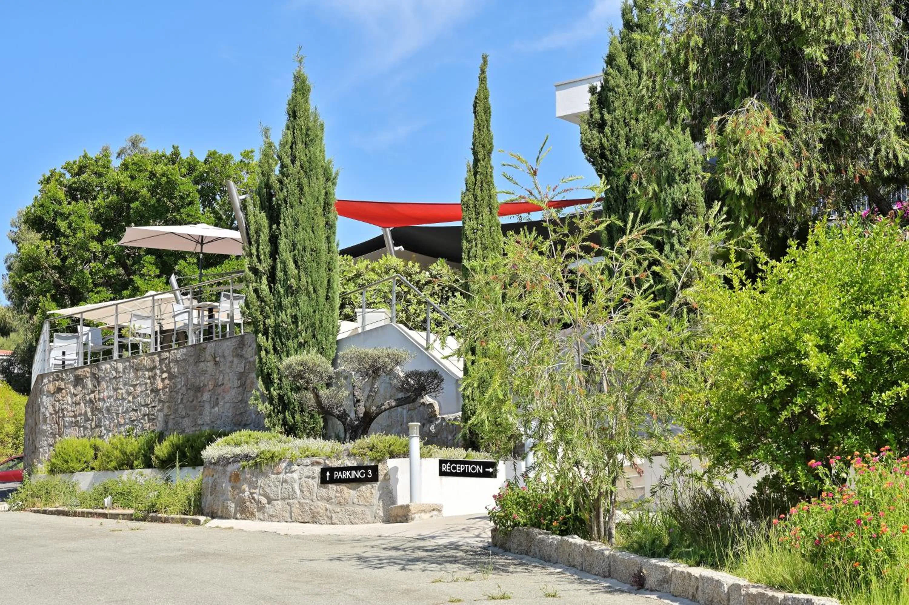 Facade/entrance in Hotel Les Eucalyptus