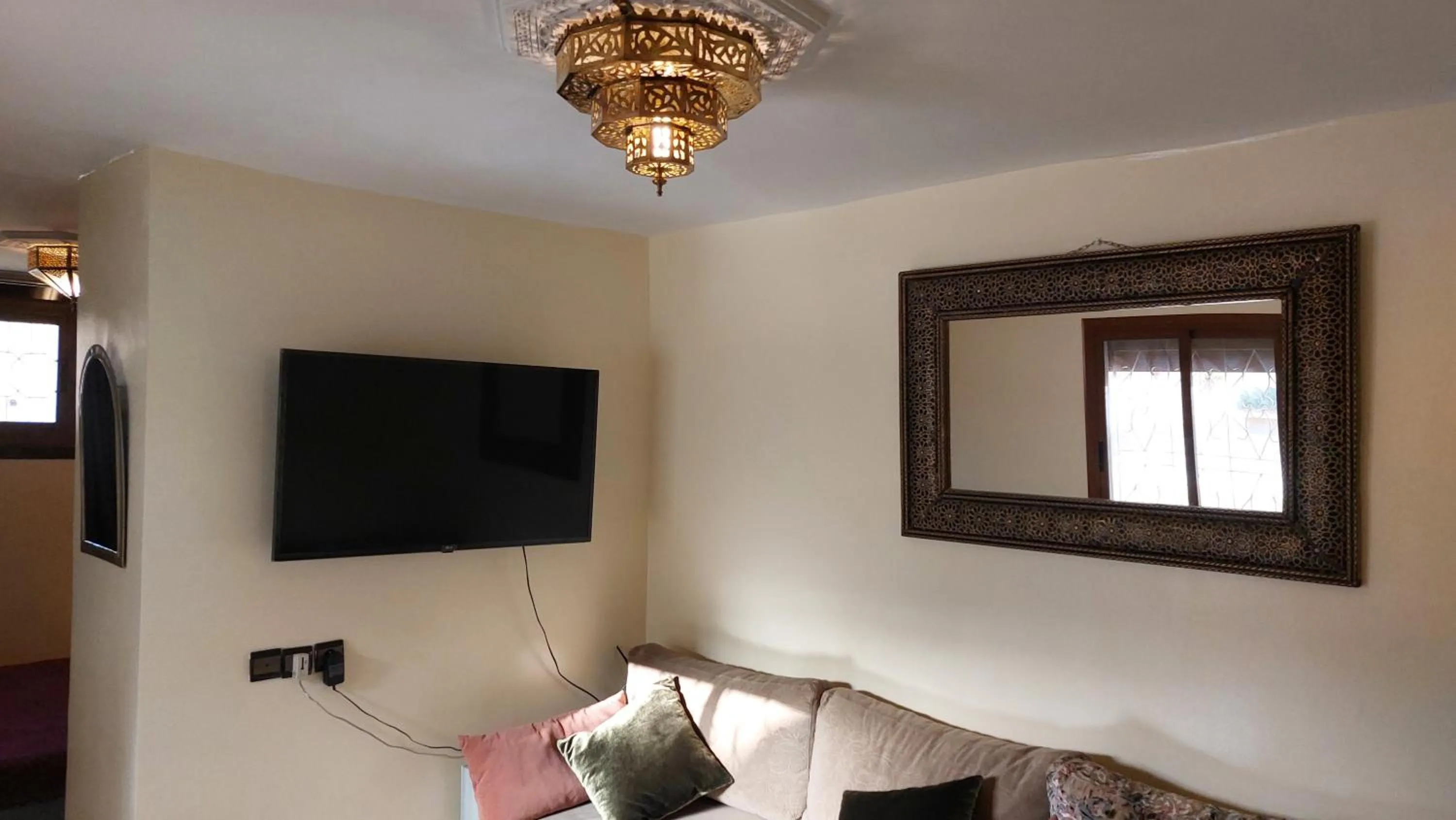 TV and multimedia in Dar Hayati