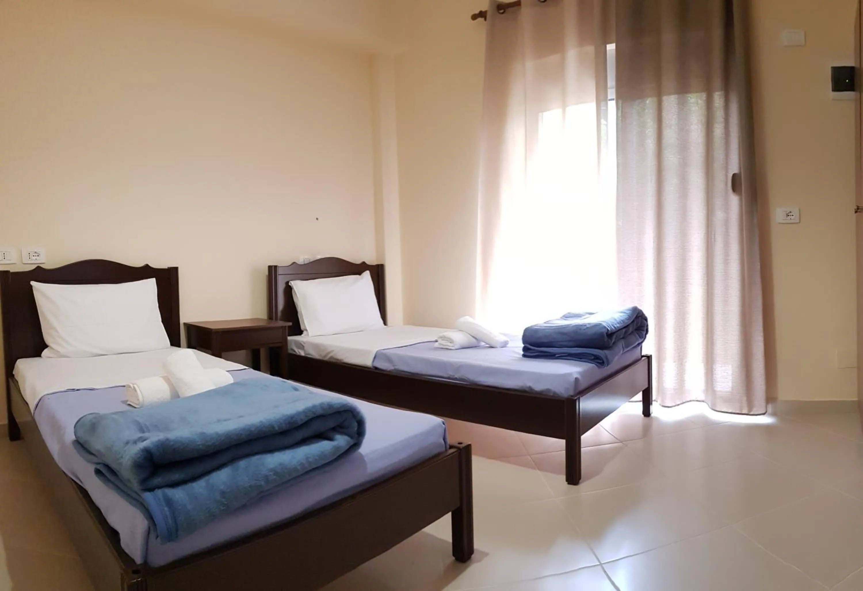 Twin Room with Private Bathroom in Hotel Villa Ago