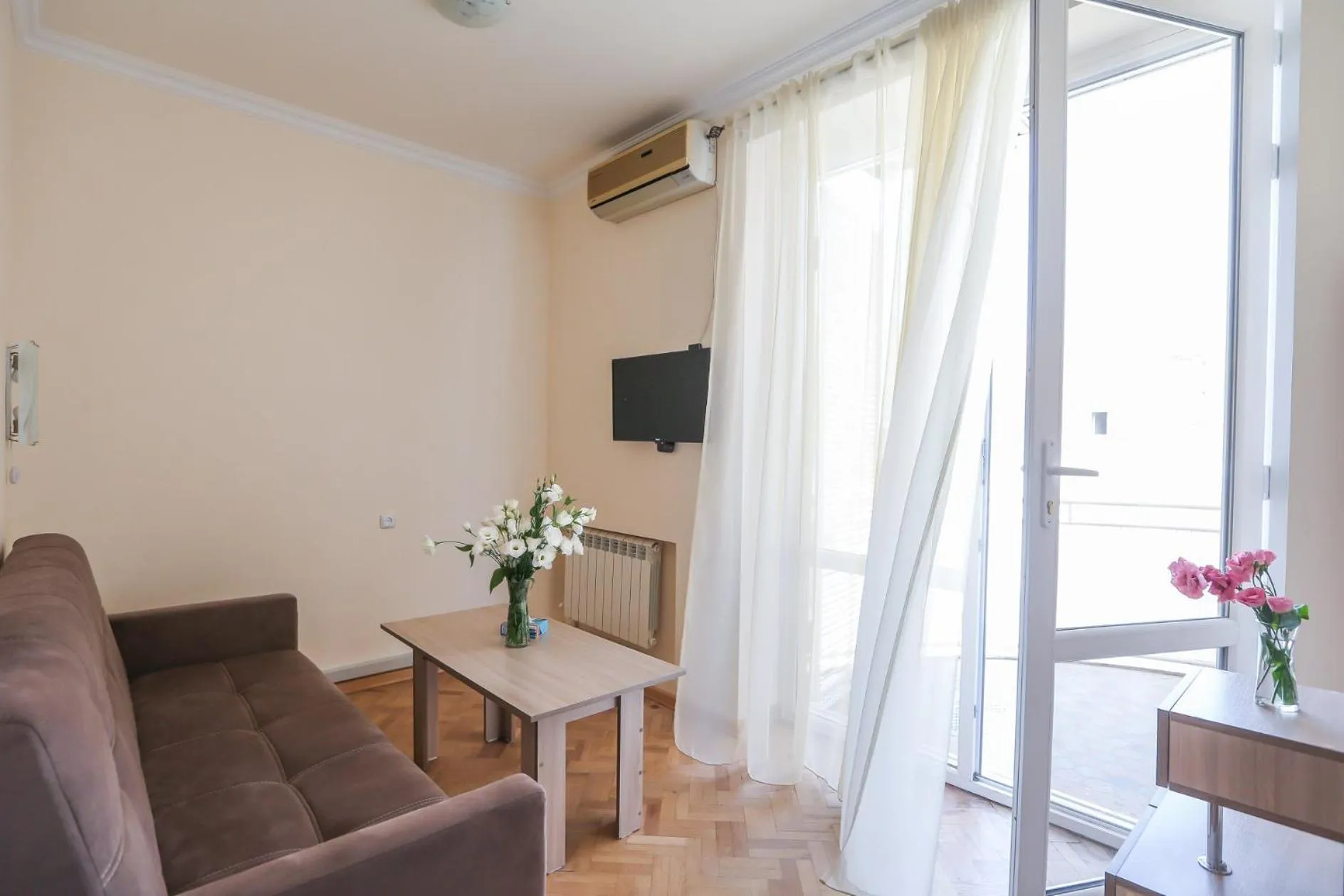 TV and multimedia in Alba Hotel Yerevan