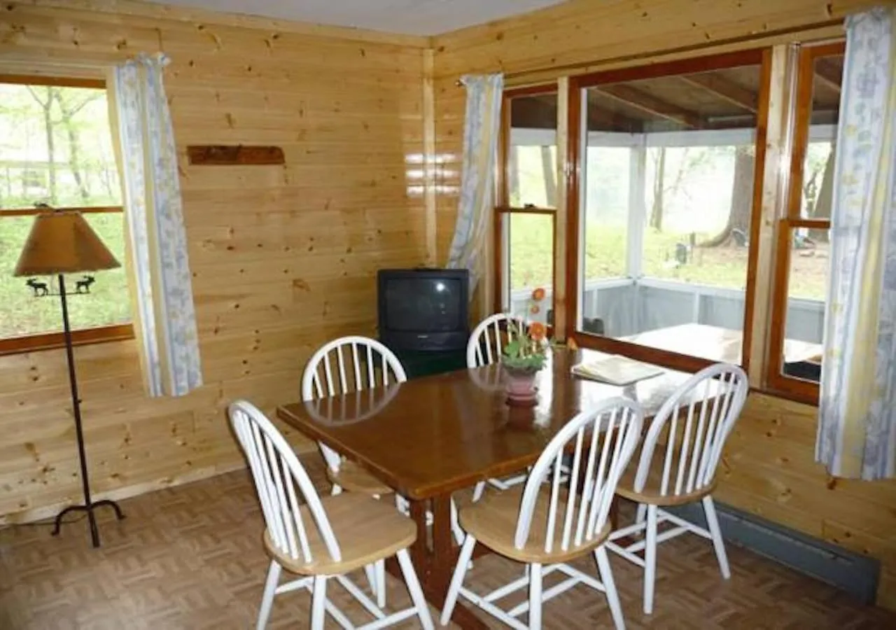 Dining area in The Elms Waterfront Cottages