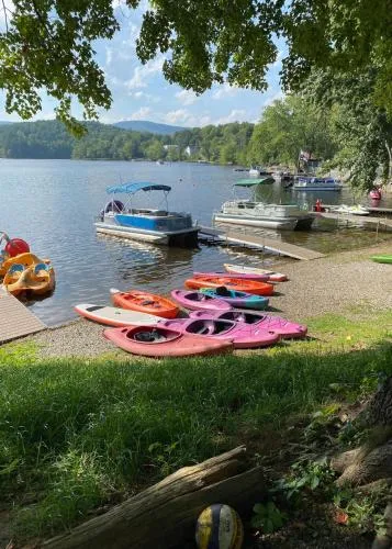 The Elms Waterfront Cottages