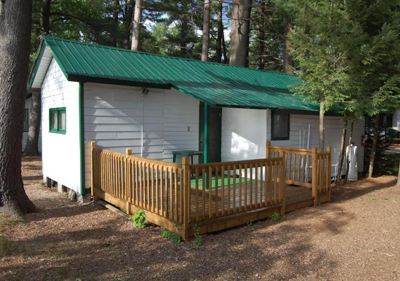 Facade/entrance in The Elms Waterfront Cottages
