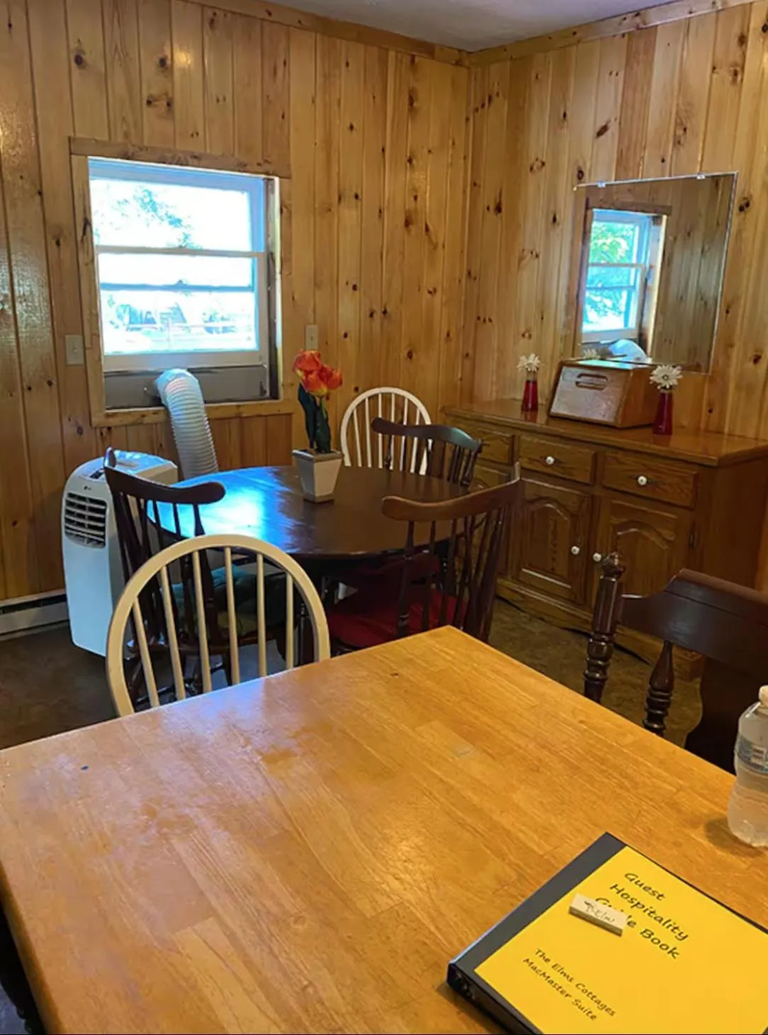 Dining area in The Elms Waterfront Cottages