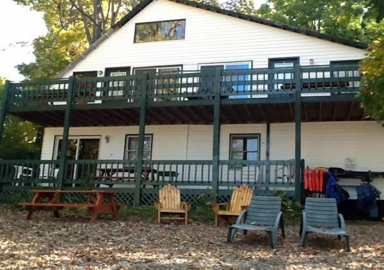 Facade/entrance in The Elms Waterfront Cottages