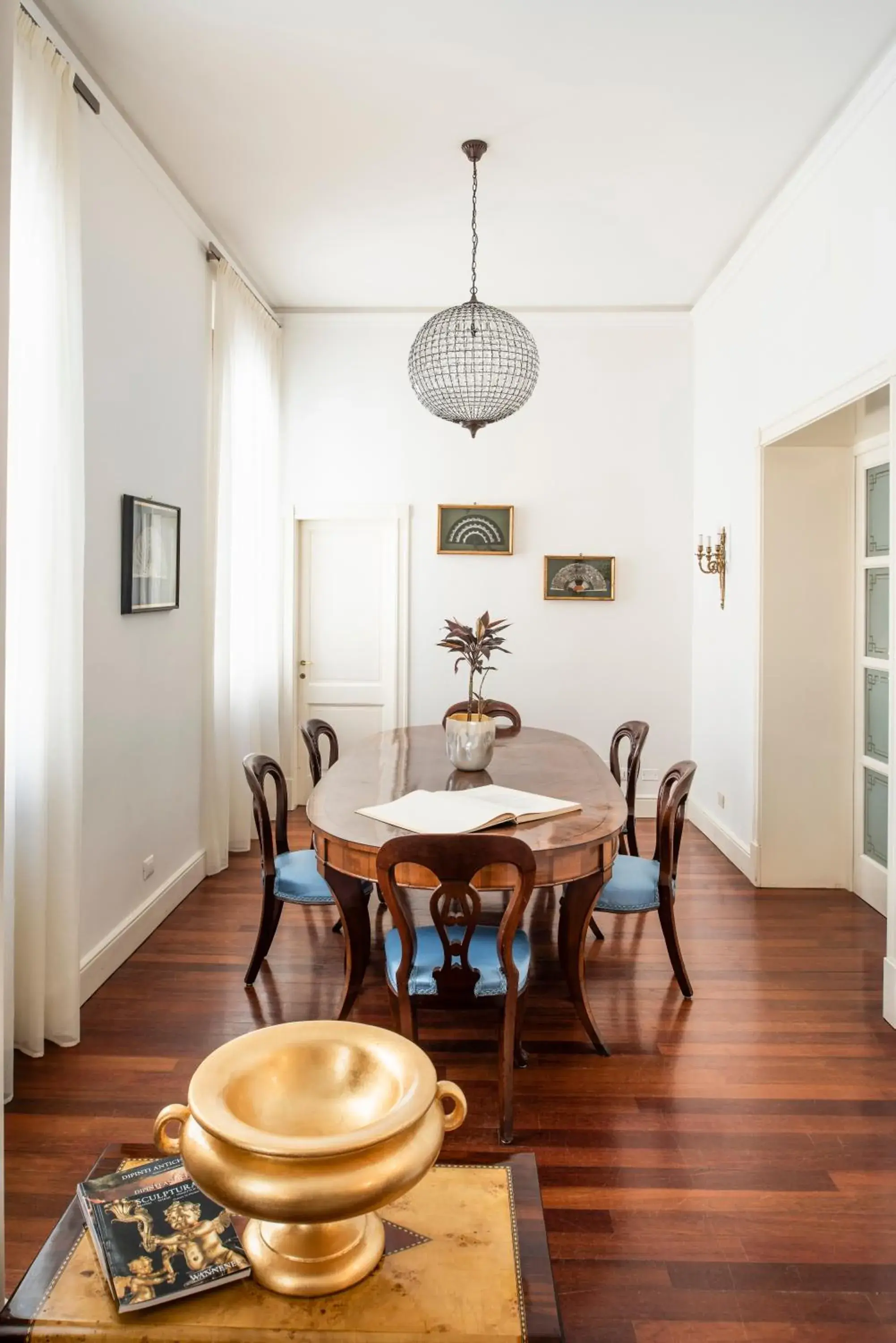 Restaurant/places to eat in AQA Palace Restaurant/places to eat in AQA Palace