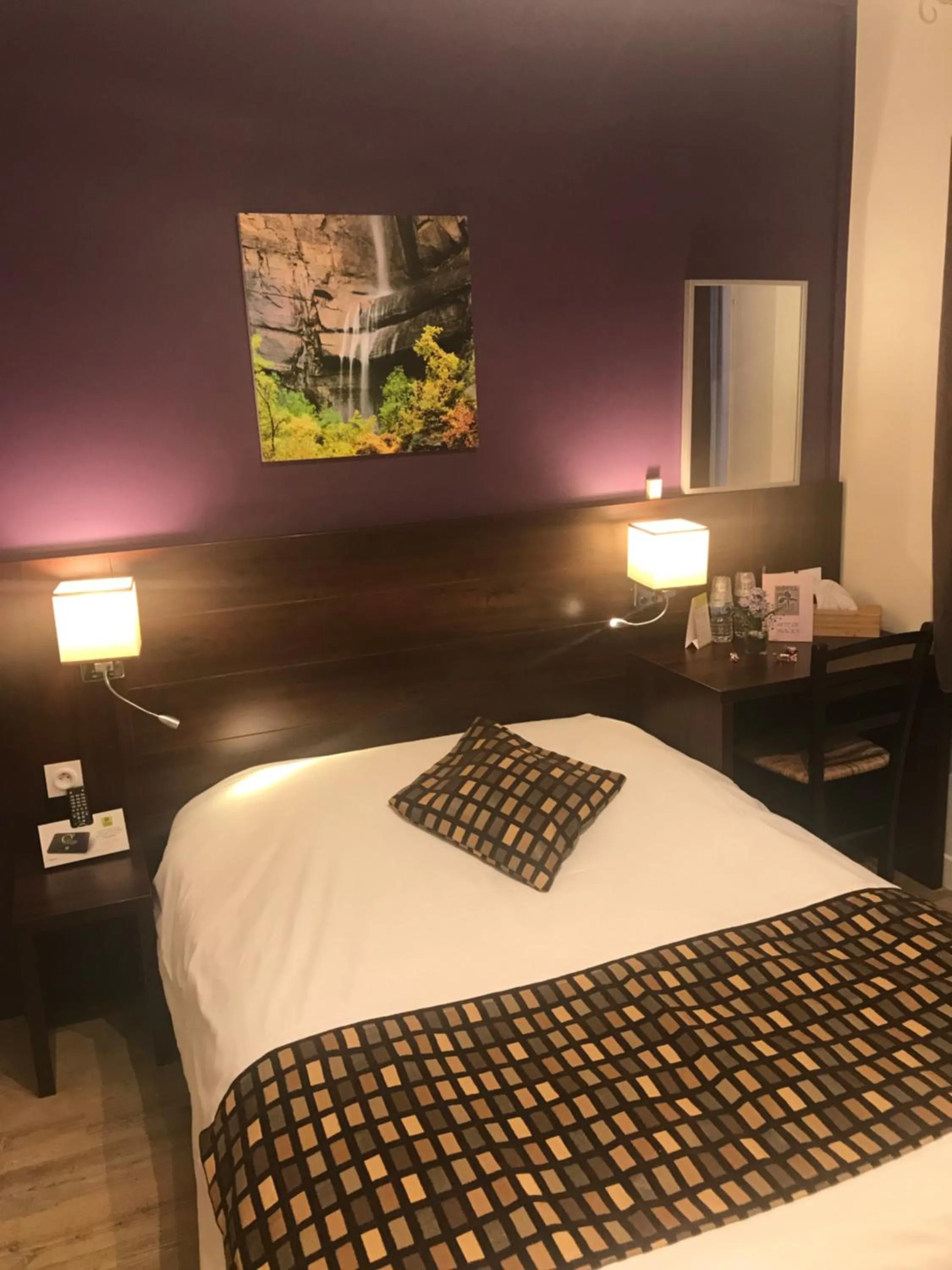 Bed in HÔTEL LES IRIS