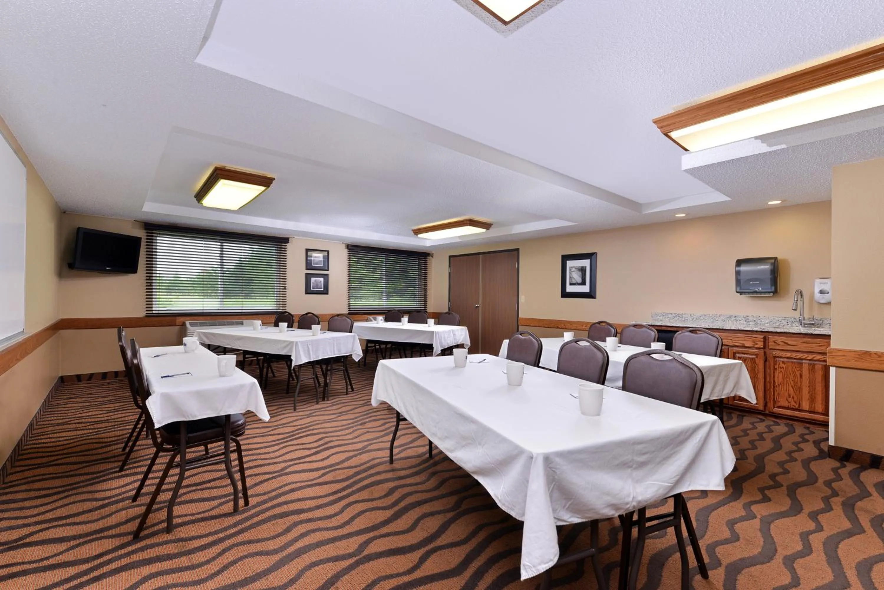 Banquet/Function facilities in AmericInn by Wyndham St Cloud MN I-94