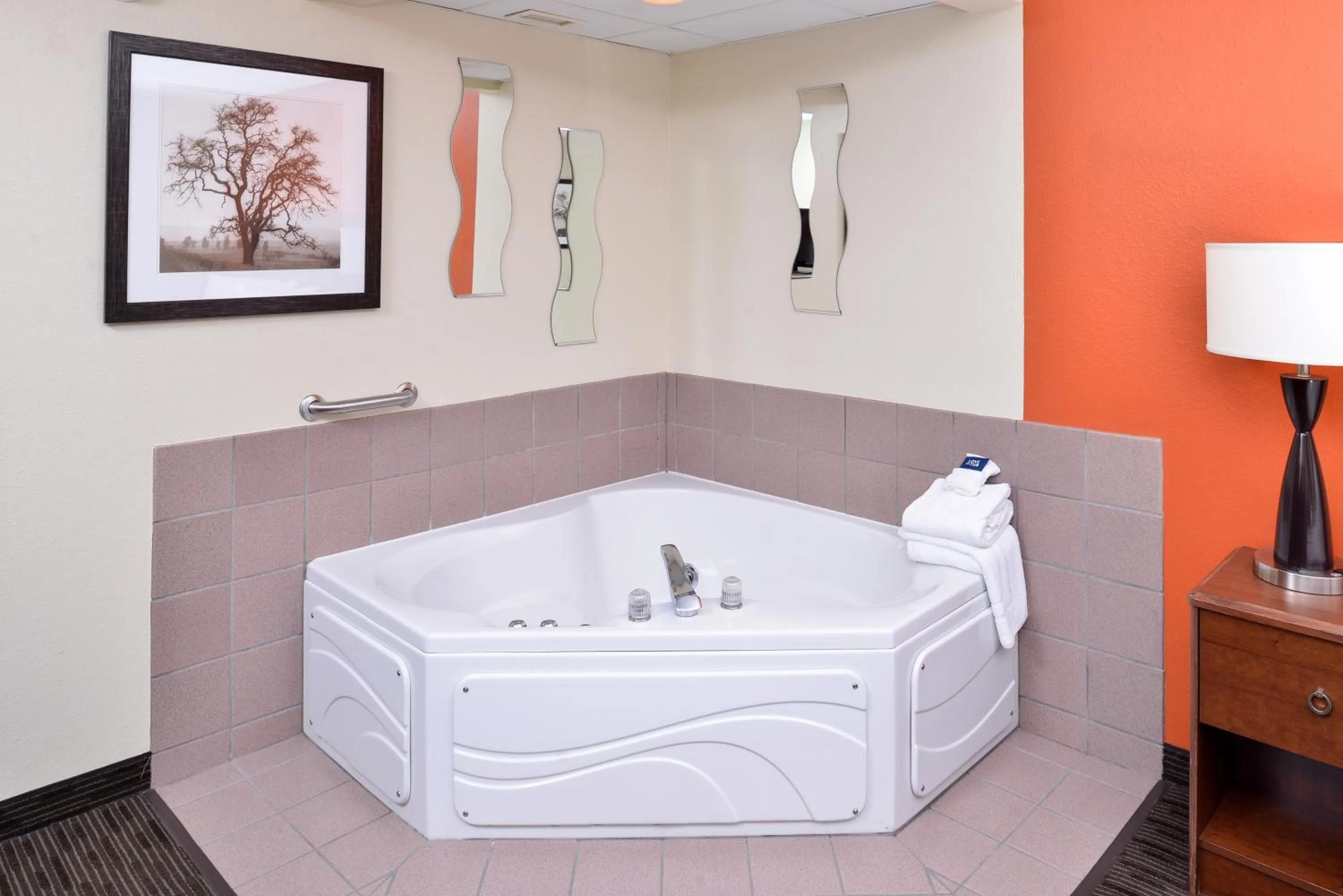 Open Air Bath in AmericInn by Wyndham St Cloud MN I-94