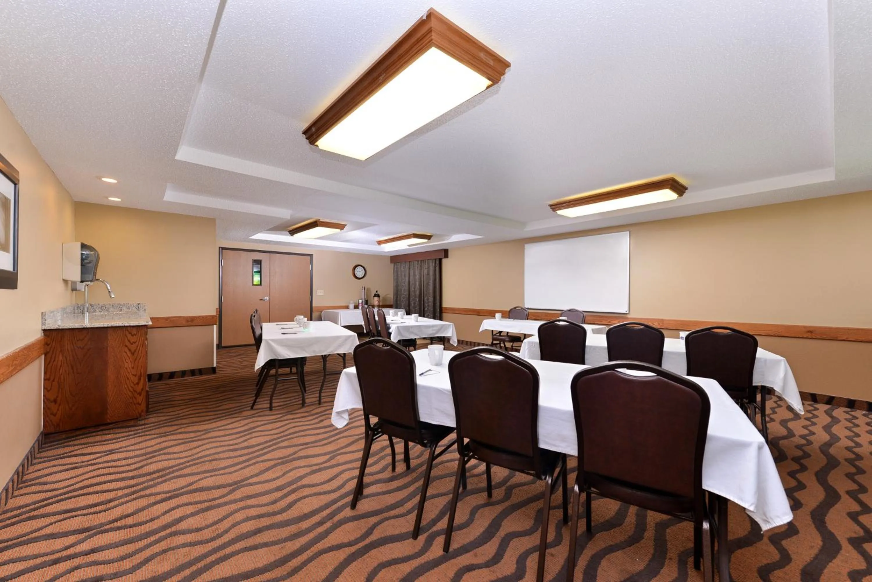 Banquet/Function facilities in AmericInn by Wyndham St Cloud MN I-94
