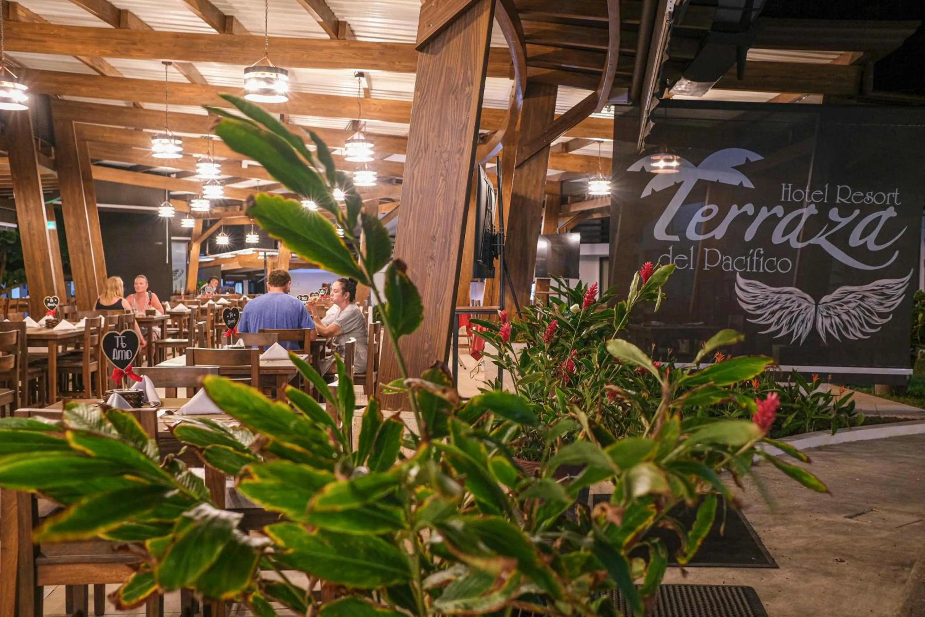 Restaurant/places to eat in Hotel Terraza del Pacifico