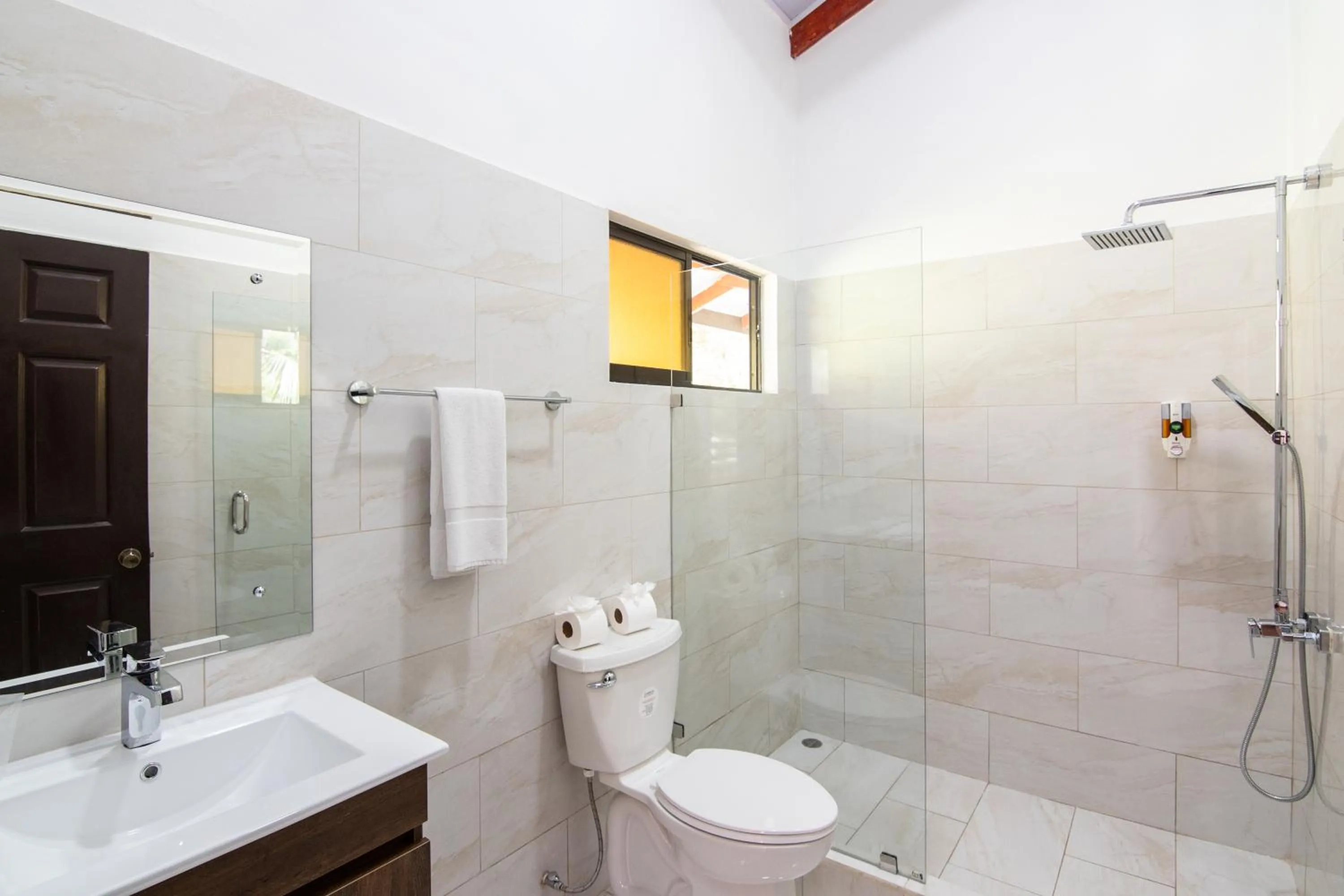 Shower in Hotel Terraza del Pacifico