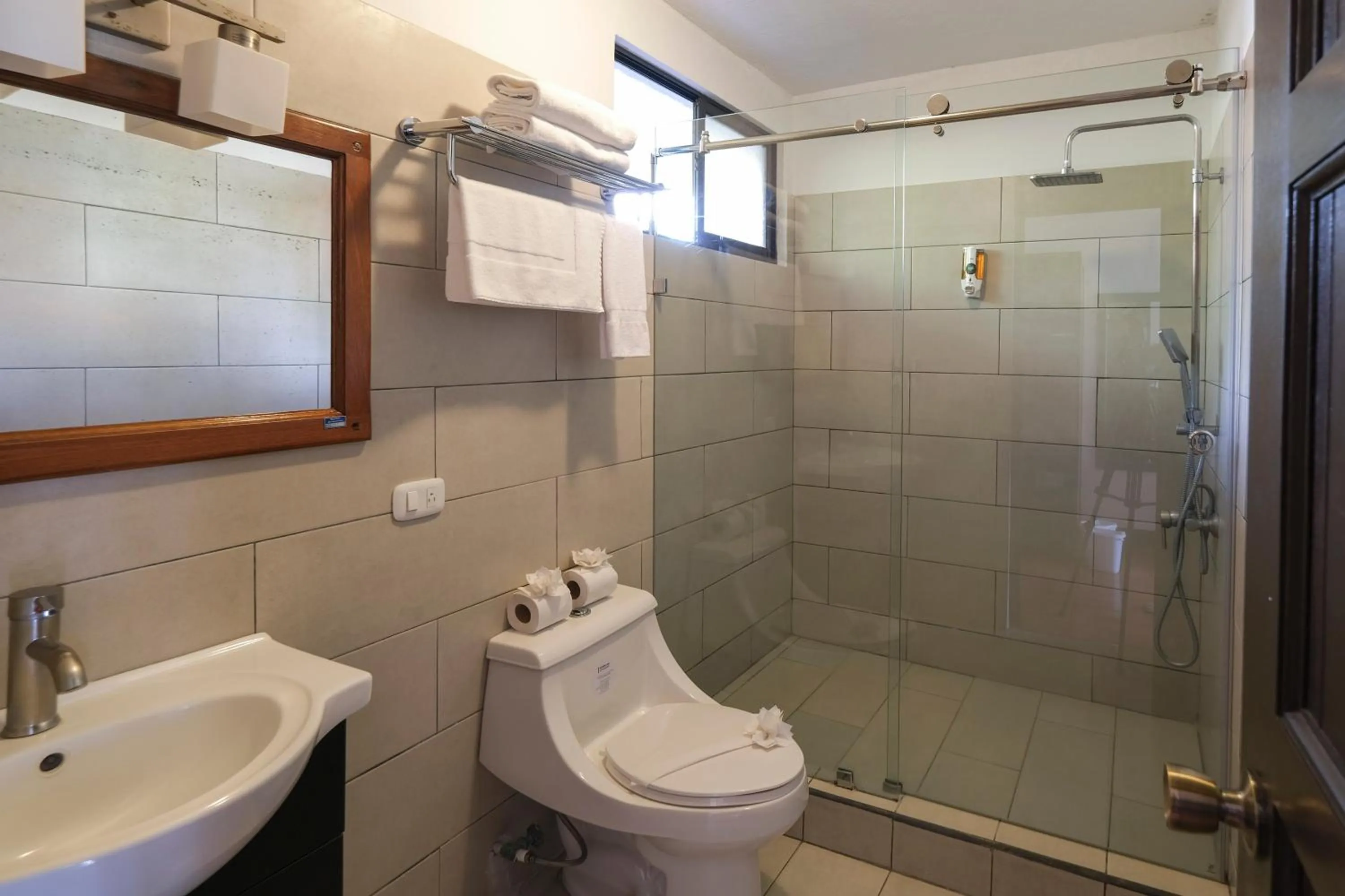 Shower in Hotel Terraza del Pacifico