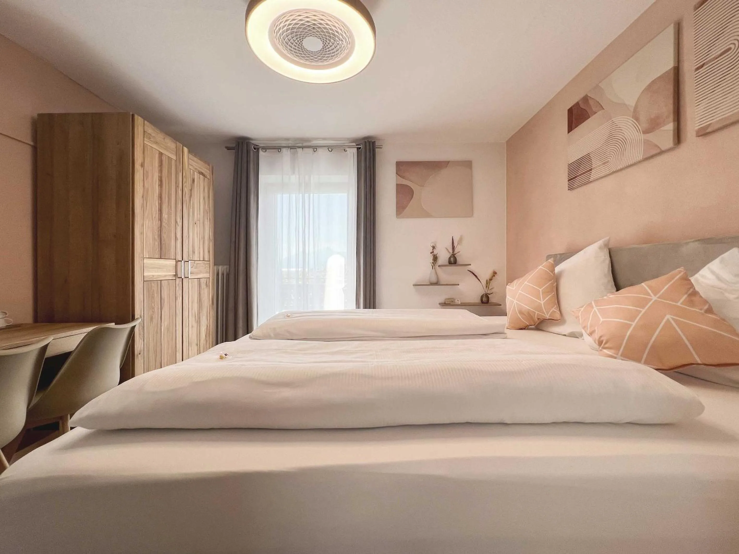 Photo of the whole room, Bed in Sieben Zimmer am See