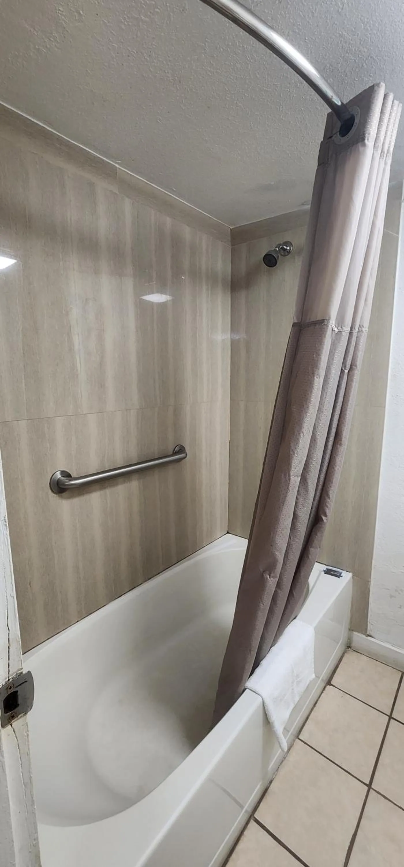 Bath in Trade Winds Hotel Antigua