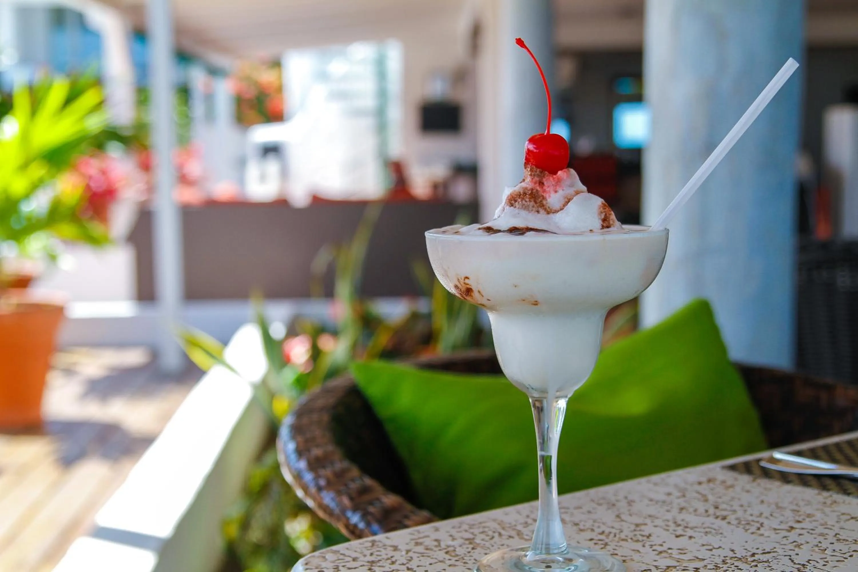 Restaurant/places to eat in Trade Winds Hotel