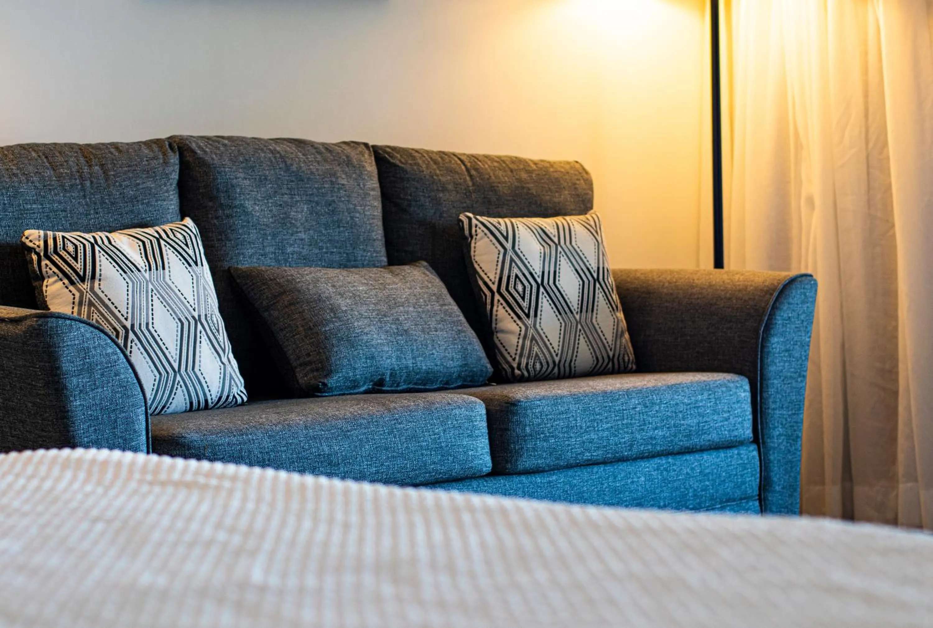 Living room in Trade Winds Hotel