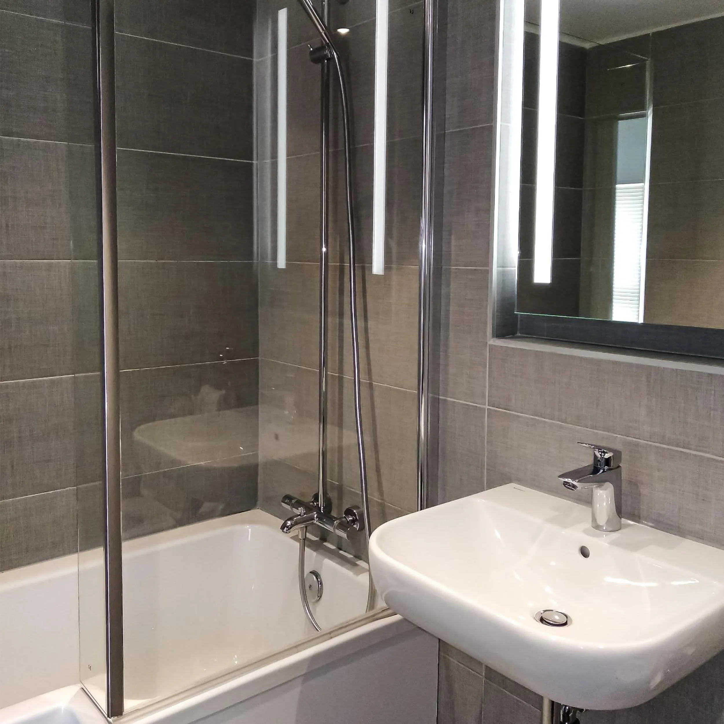 Shower in Trade Winds Hotel Antigua