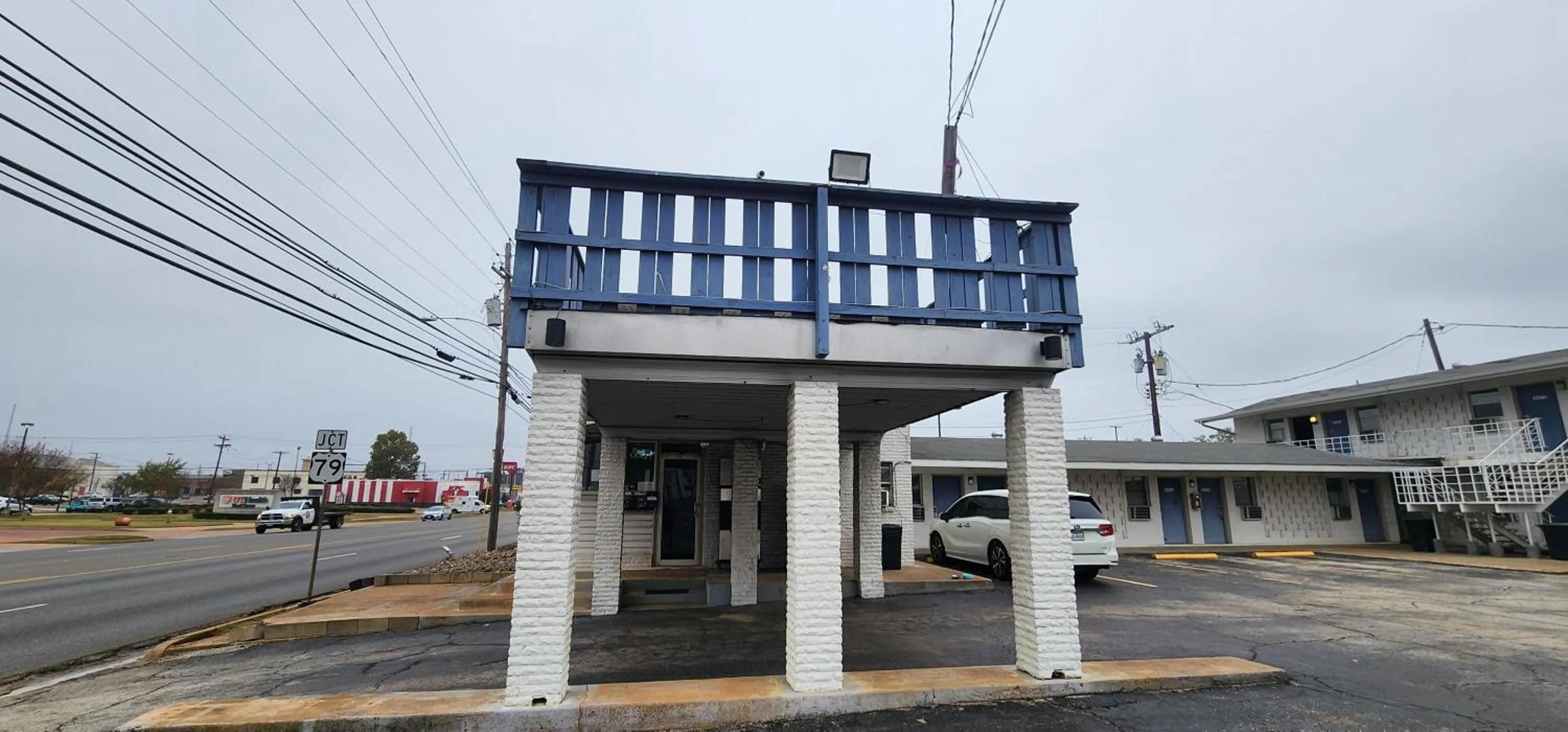 Facade/entrance in Trade Winds Hotel Antigua
