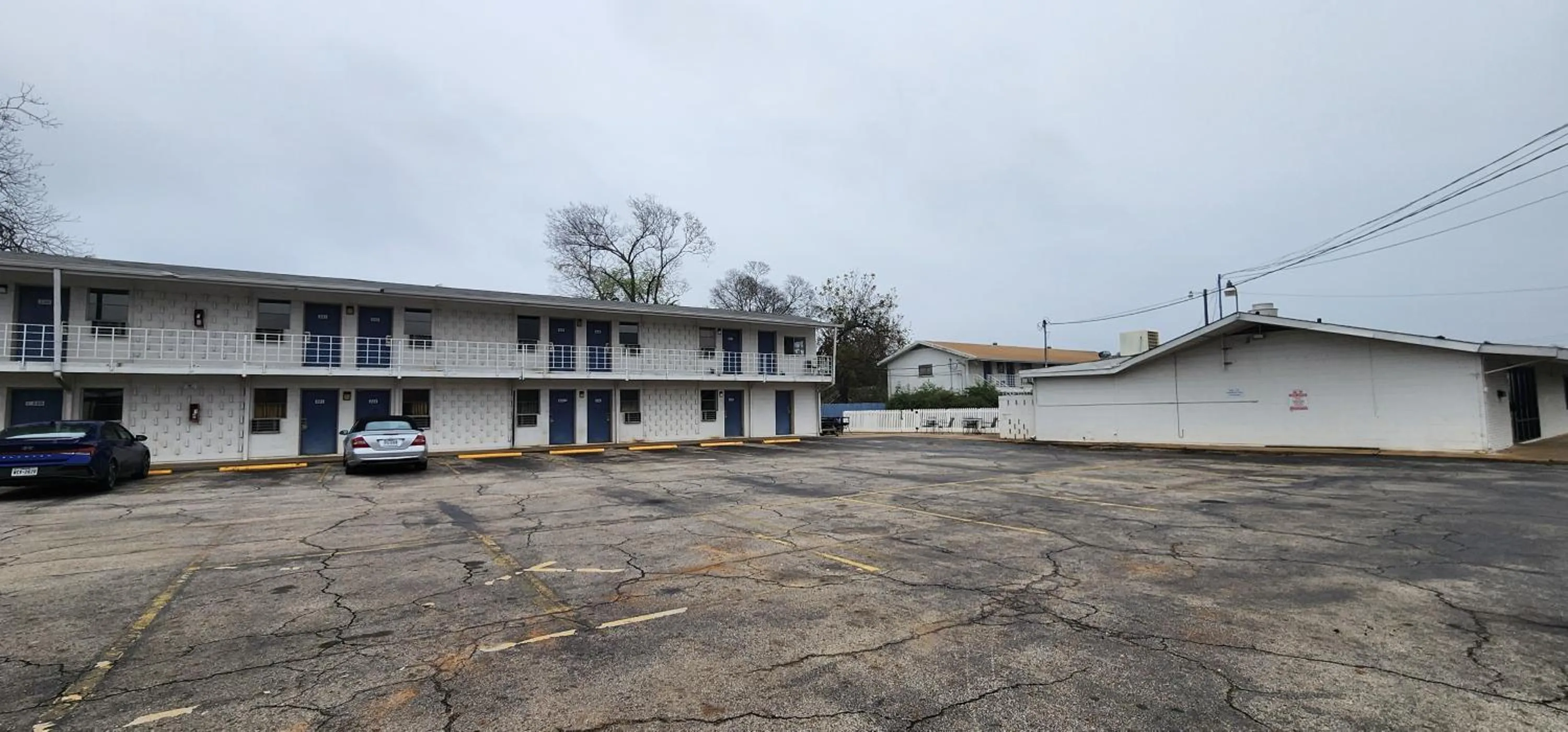 Facade/entrance in Trade Winds Hotel Antigua
