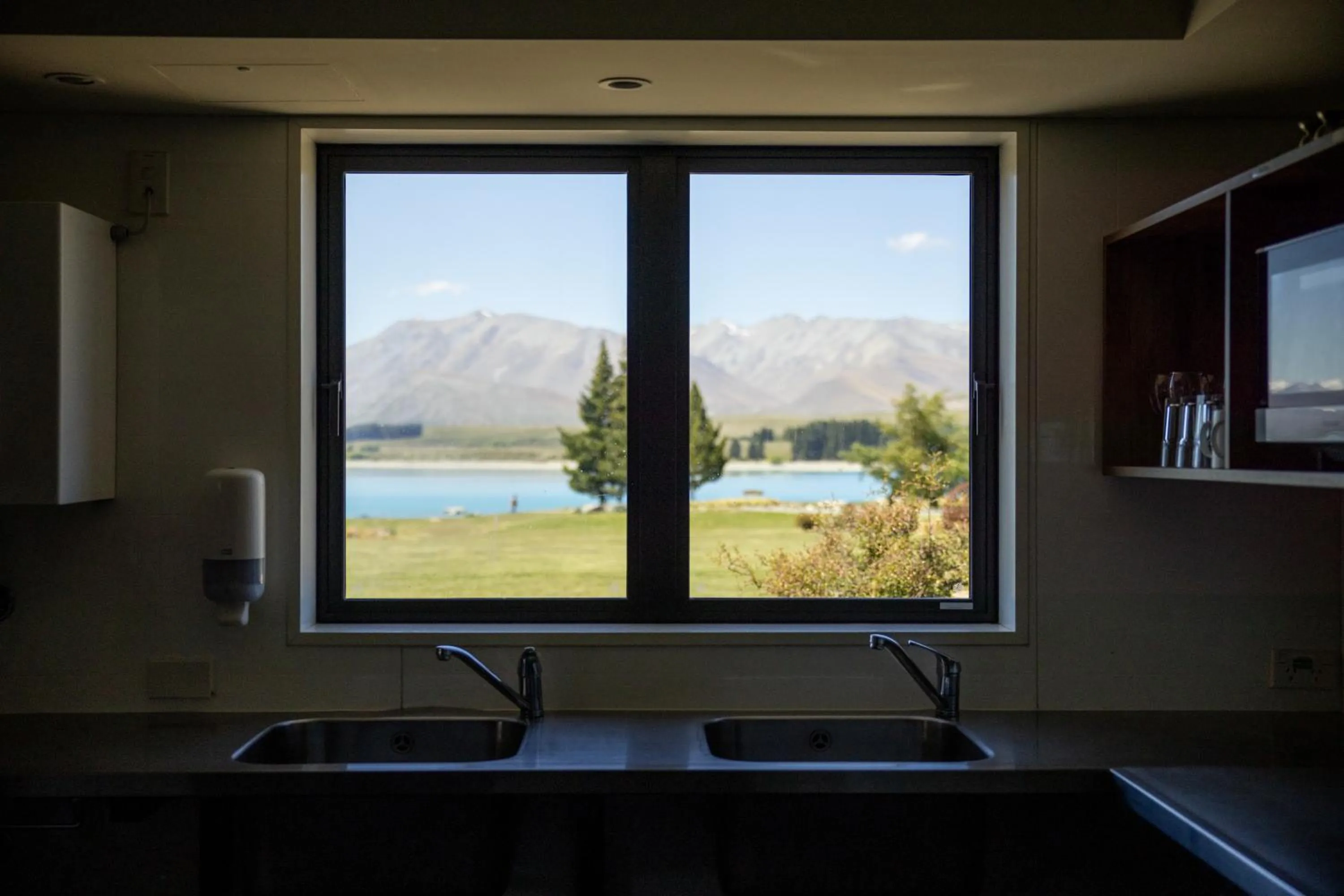 Kitchen or kitchenette in Haka House Lake Tekapo