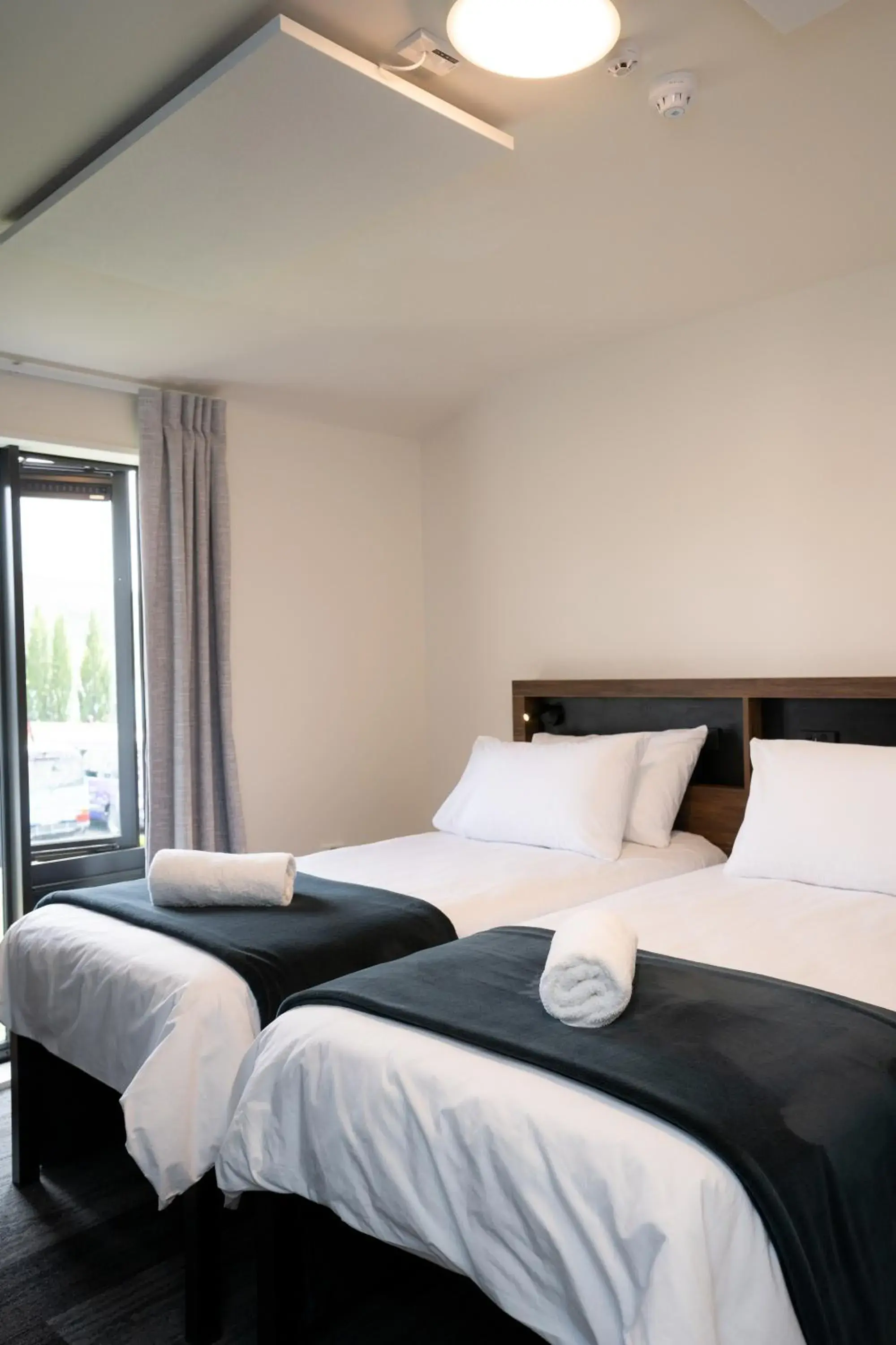 Twin Room with Lake View in Haka House Hostel Tekapo Twin Room with Lake View in Haka House Hostel Tekapo