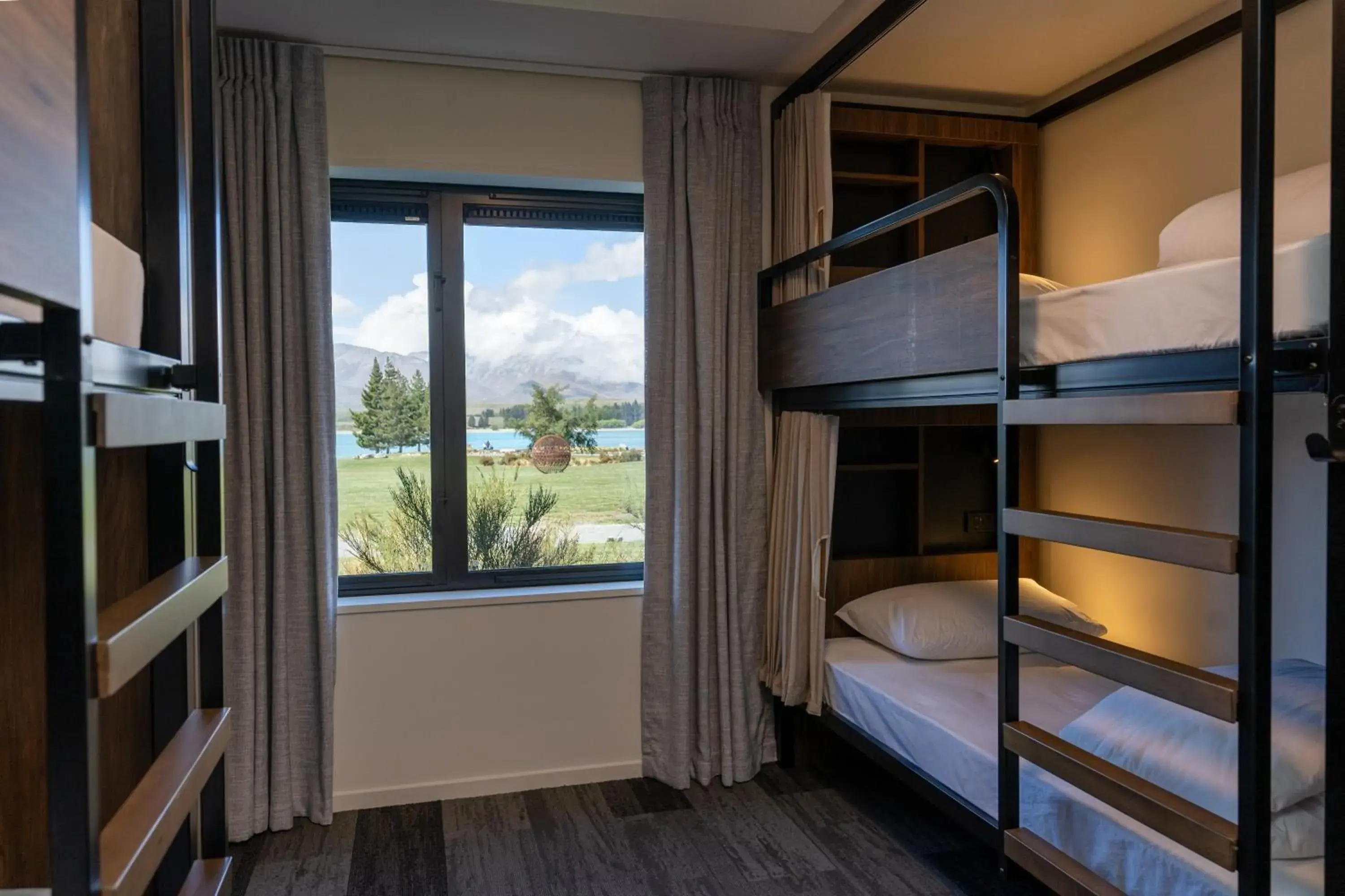 Bed in 4-Bed Dormitory Room in Haka House Hostel Tekapo Bed in 4-Bed Dormitory Room in Haka House Hostel Tekapo