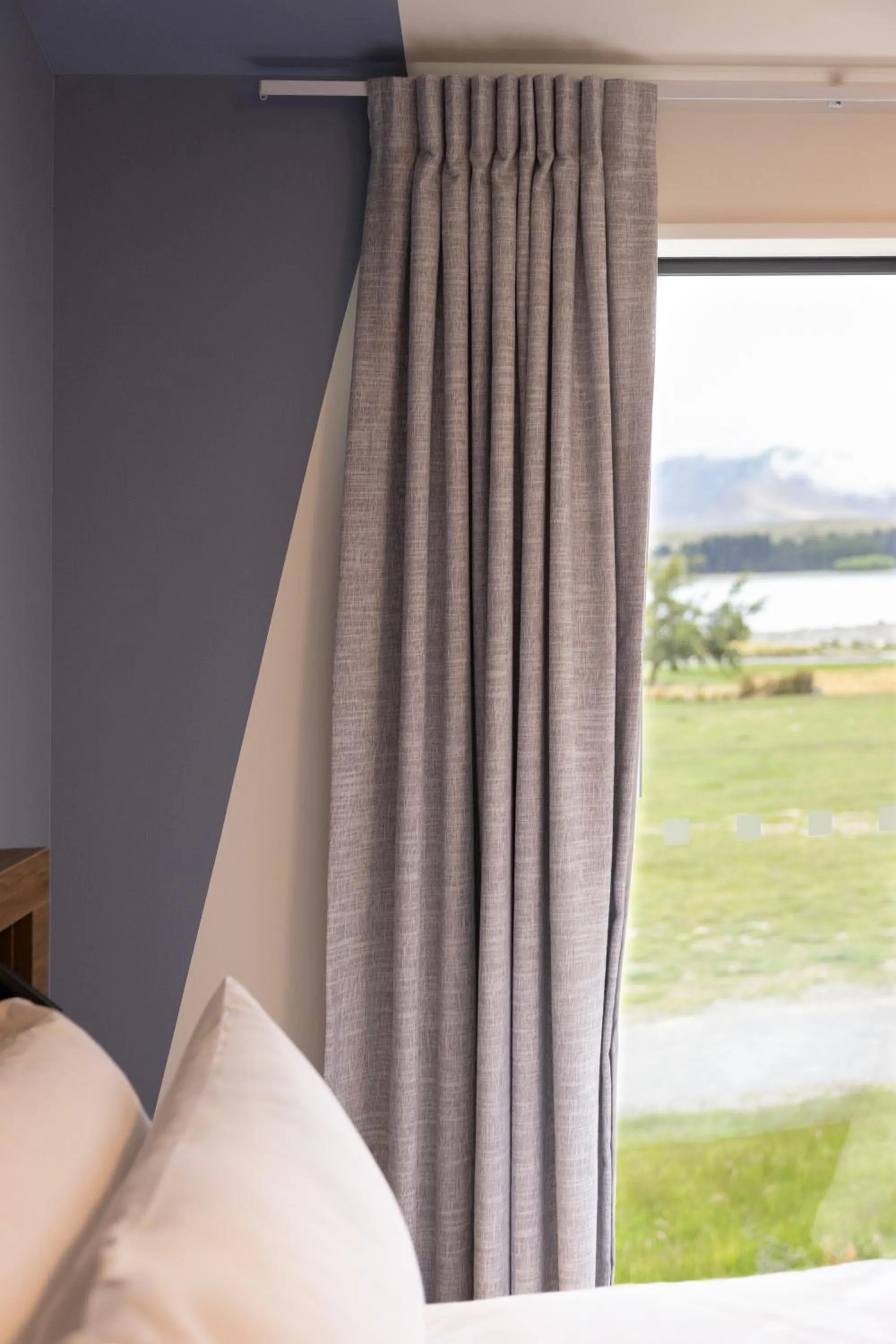 Natural landscape, Bed in Haka House Lake Tekapo