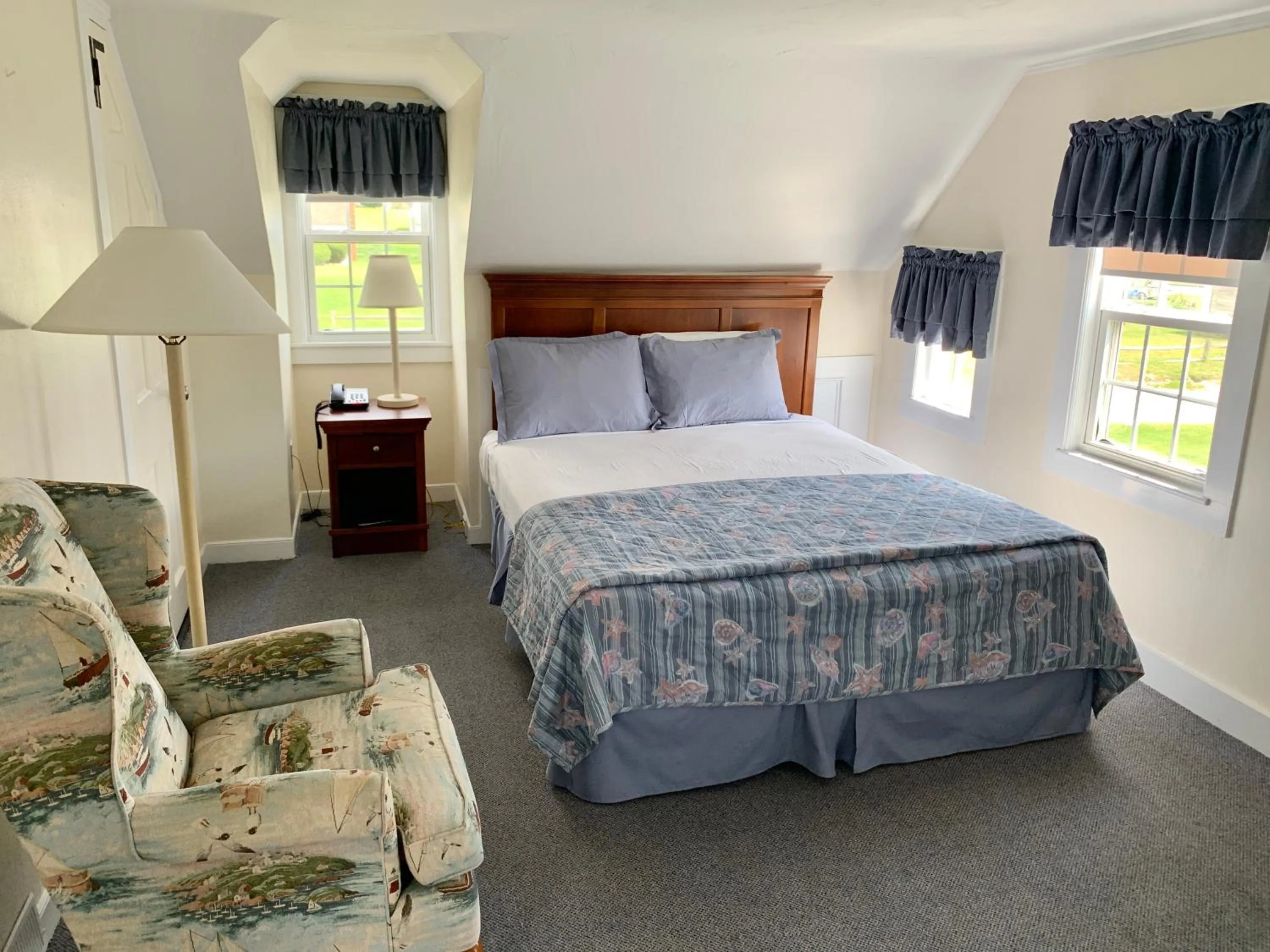 Bed in Lighthouse Inn Cape Cod