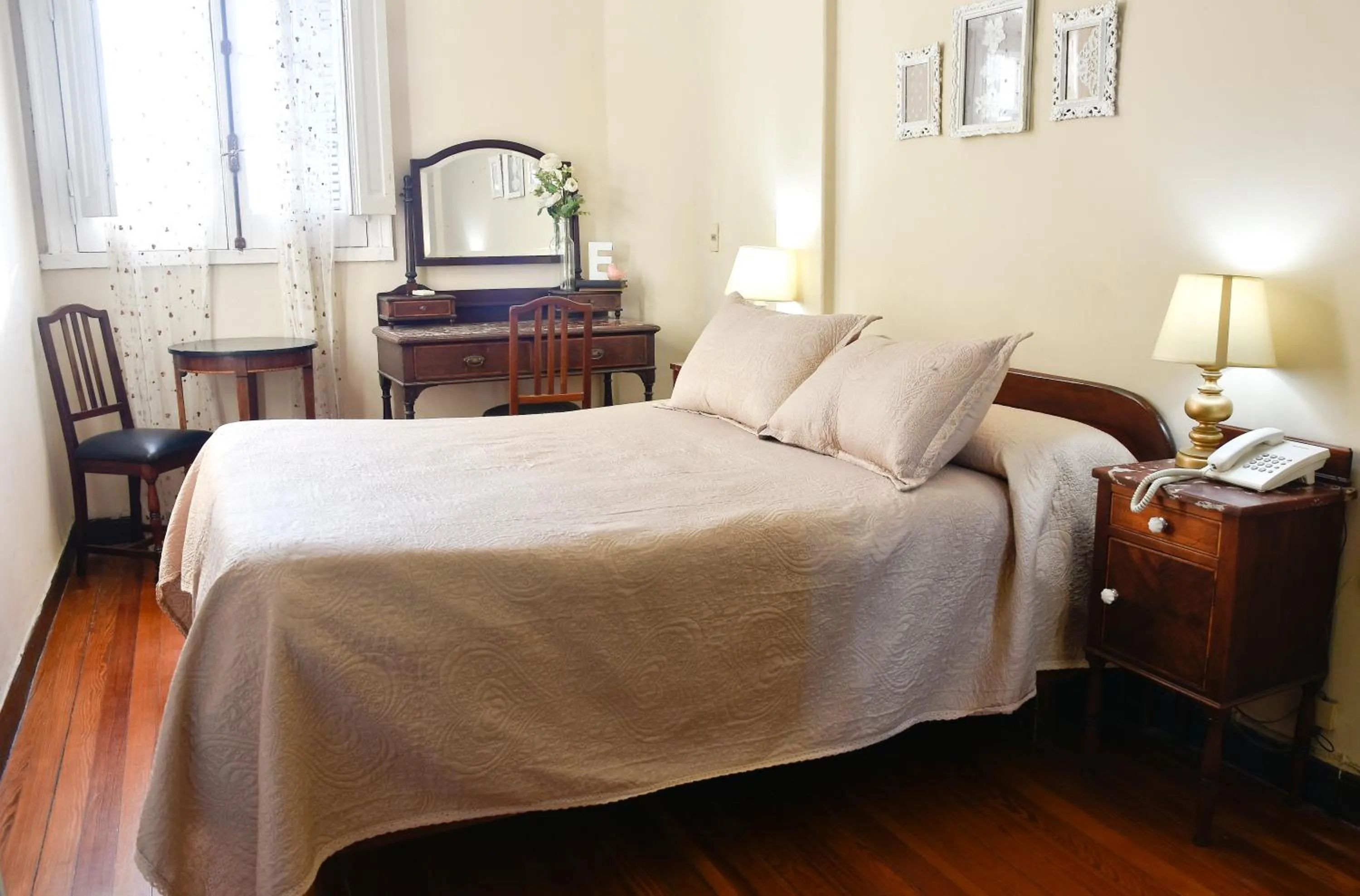 Photo of the whole room, Bed in Hotel Palacio