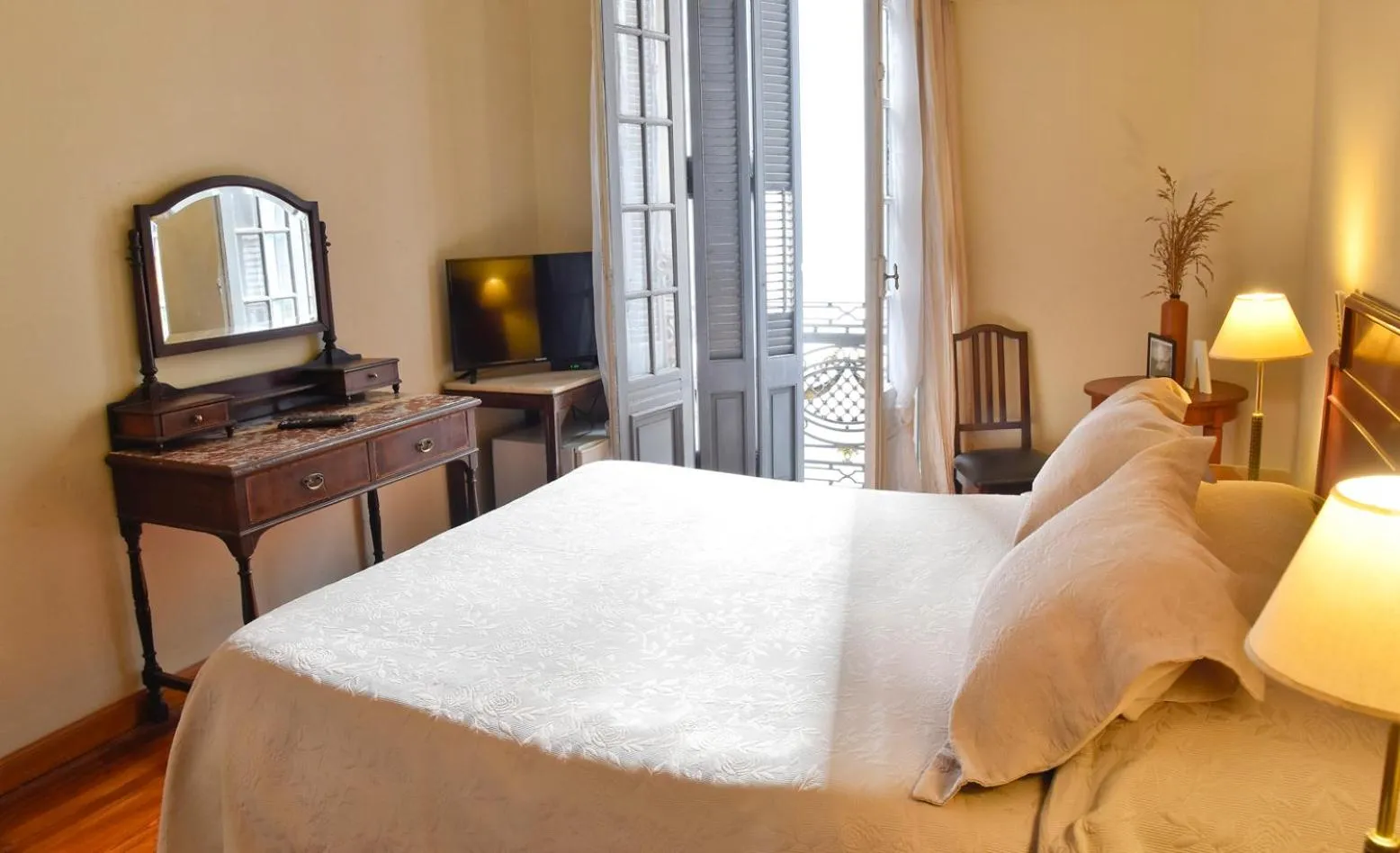 Photo of the whole room, Bed in Hotel Palacio