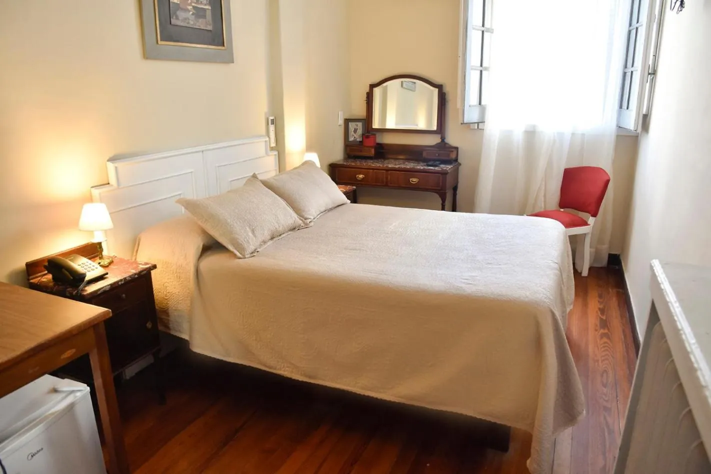 Photo of the whole room, Bed in Hotel Palacio