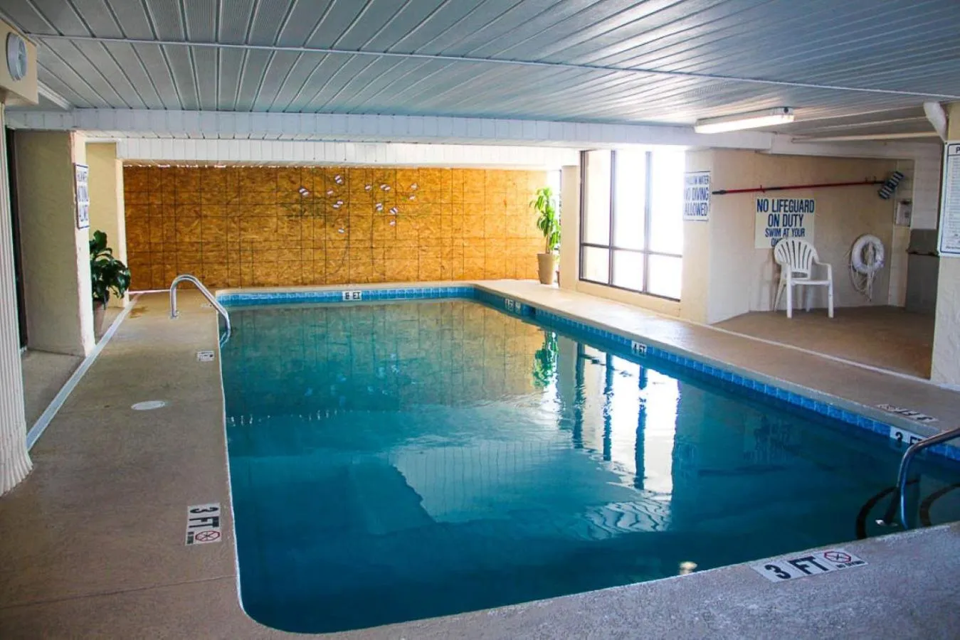 Swimming pool in Atalaya Towers