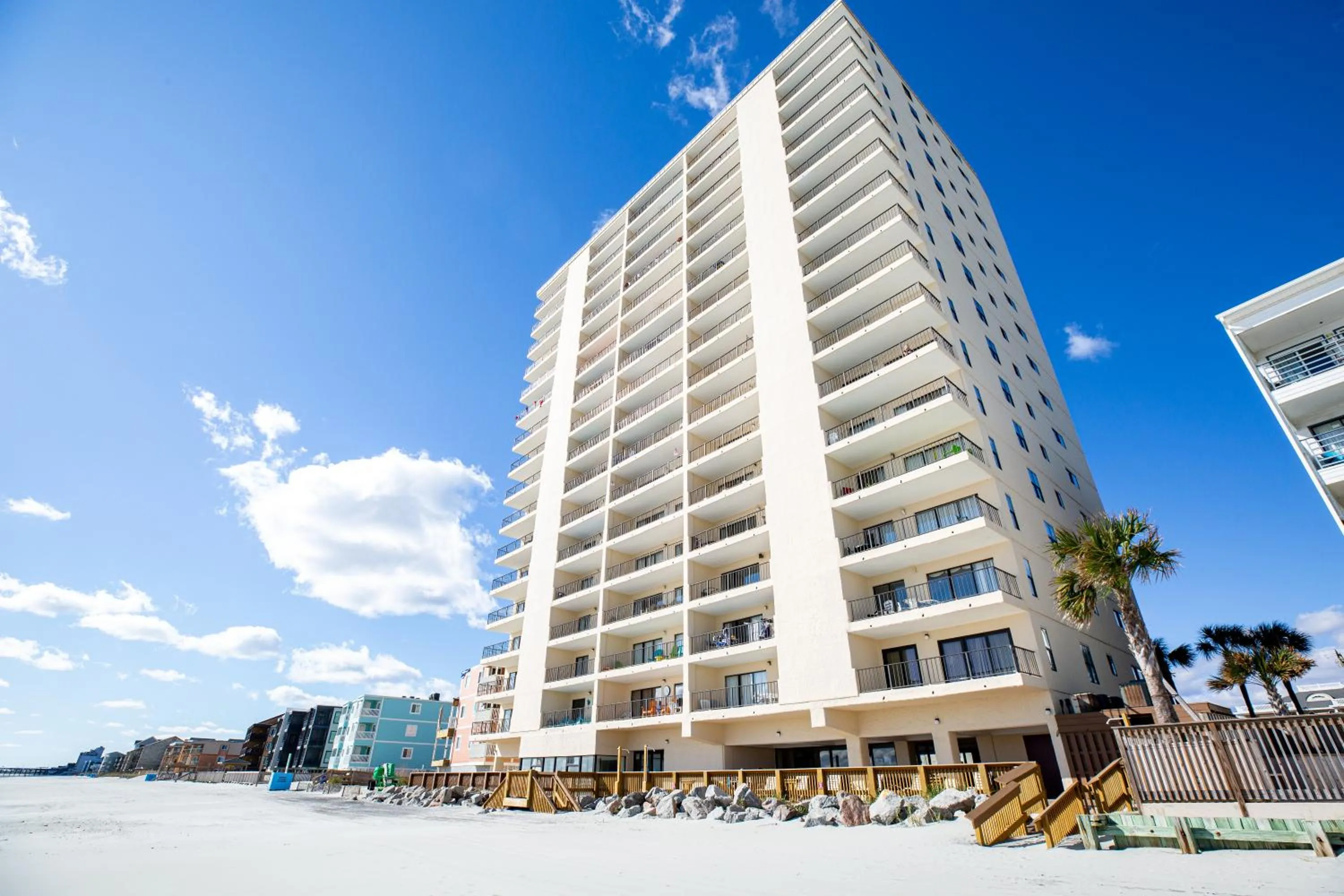 Property building in Atalaya Towers