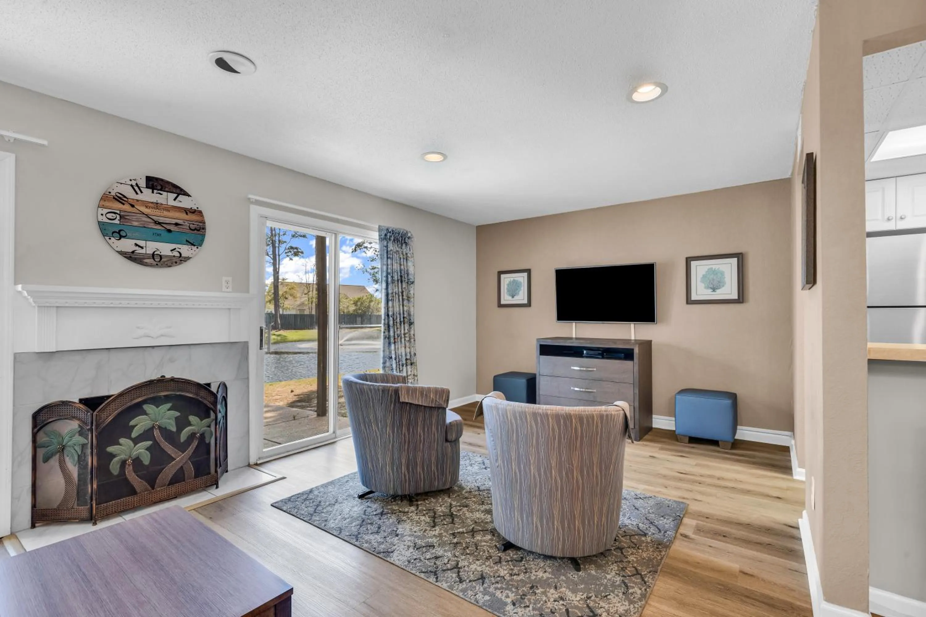 TV and multimedia in The Links