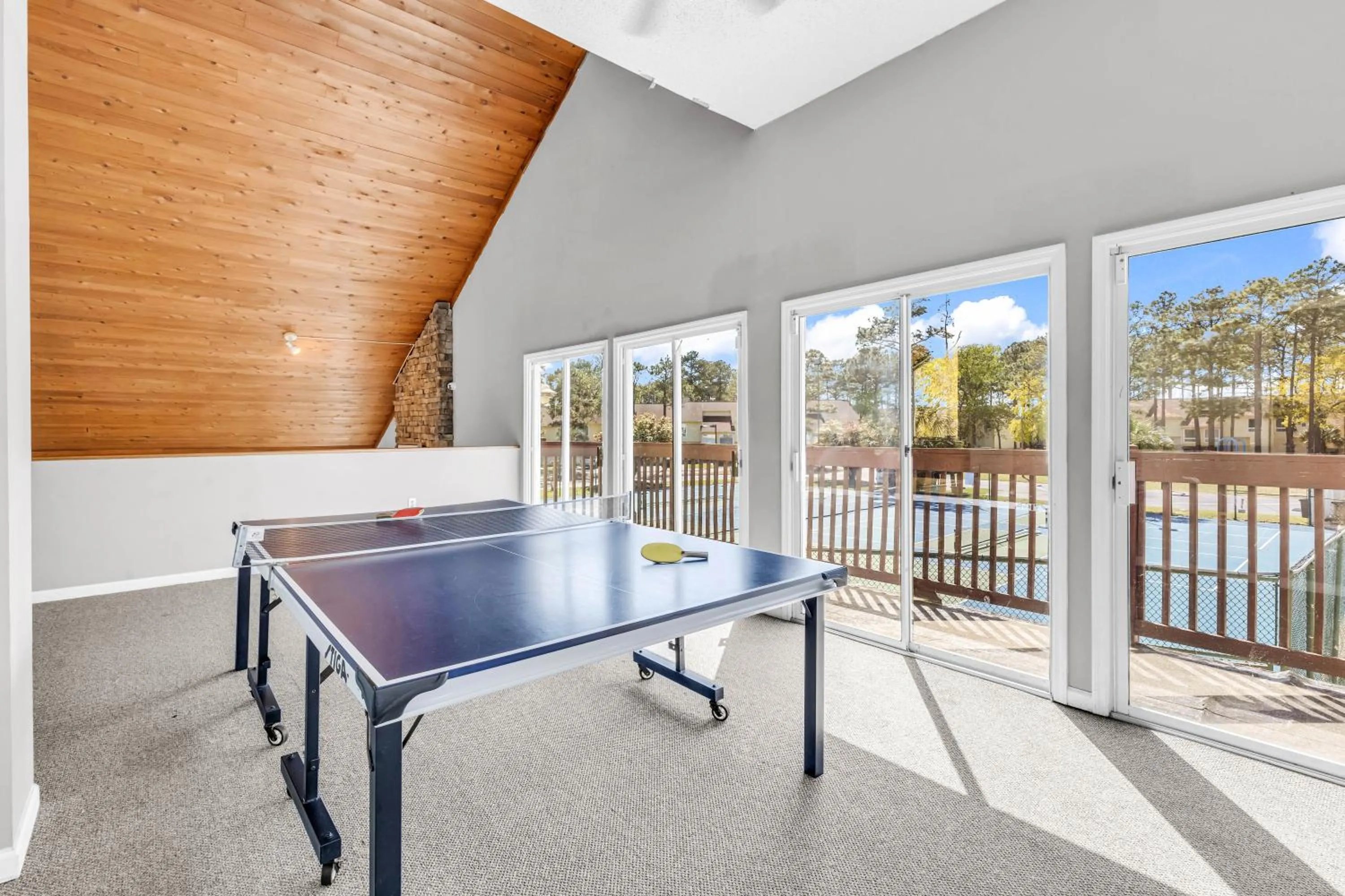 Table tennis in The Links