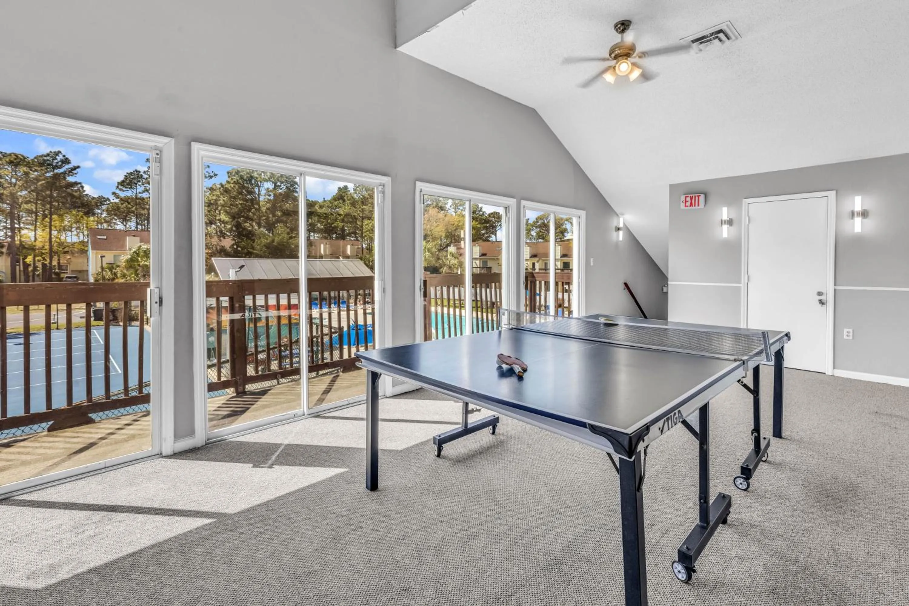 Table tennis in The Links