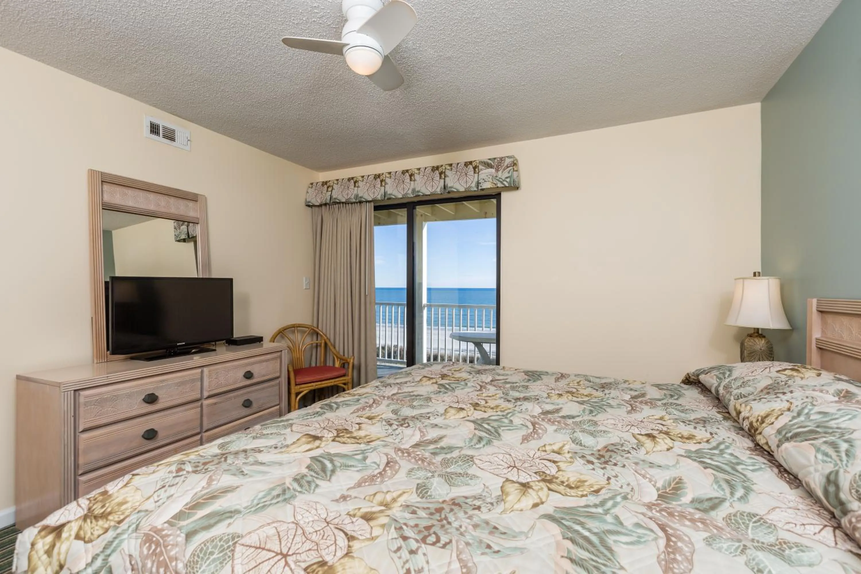 Balcony/Terrace, Bed in Windy Shores II