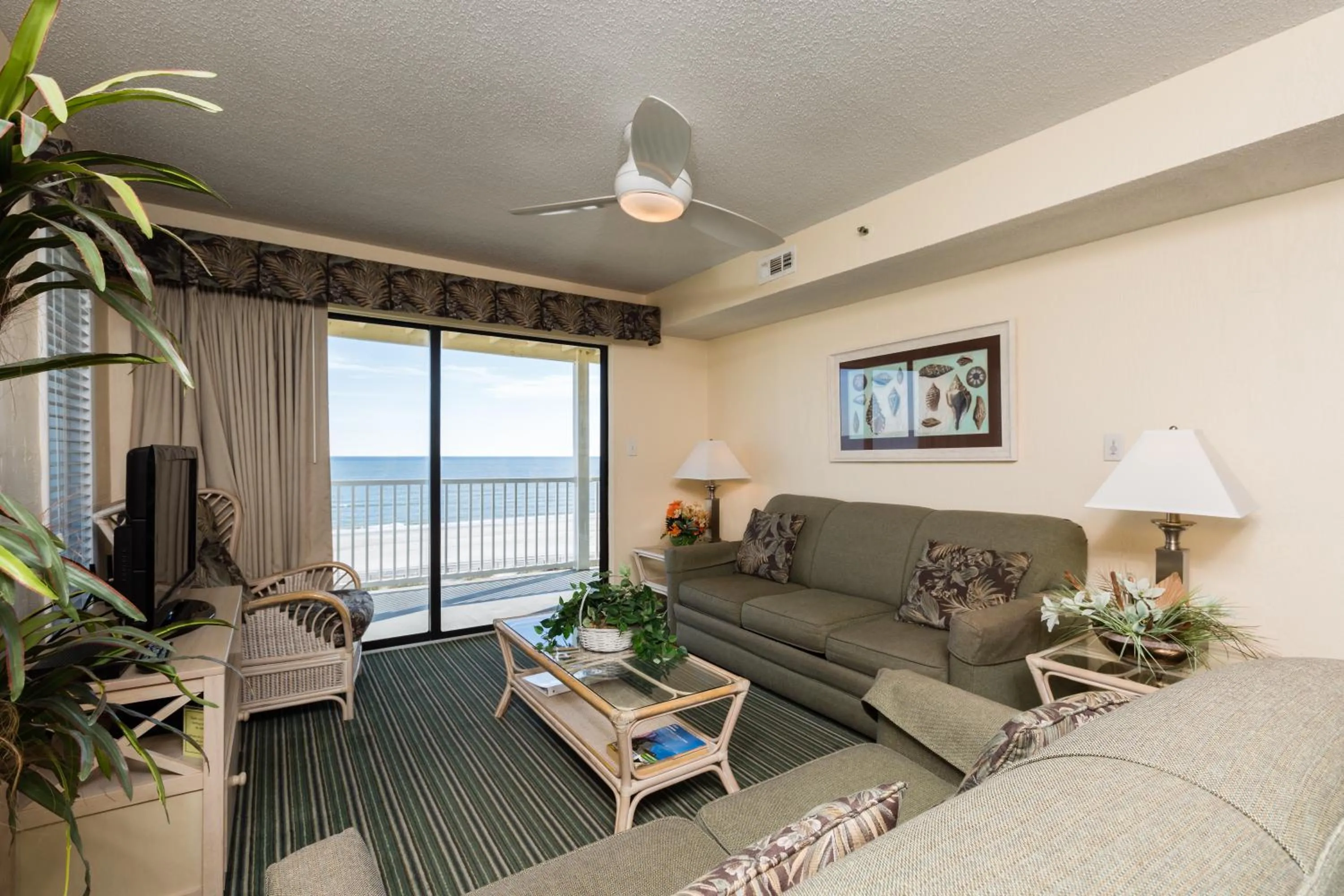 Living room in Windy Shores II