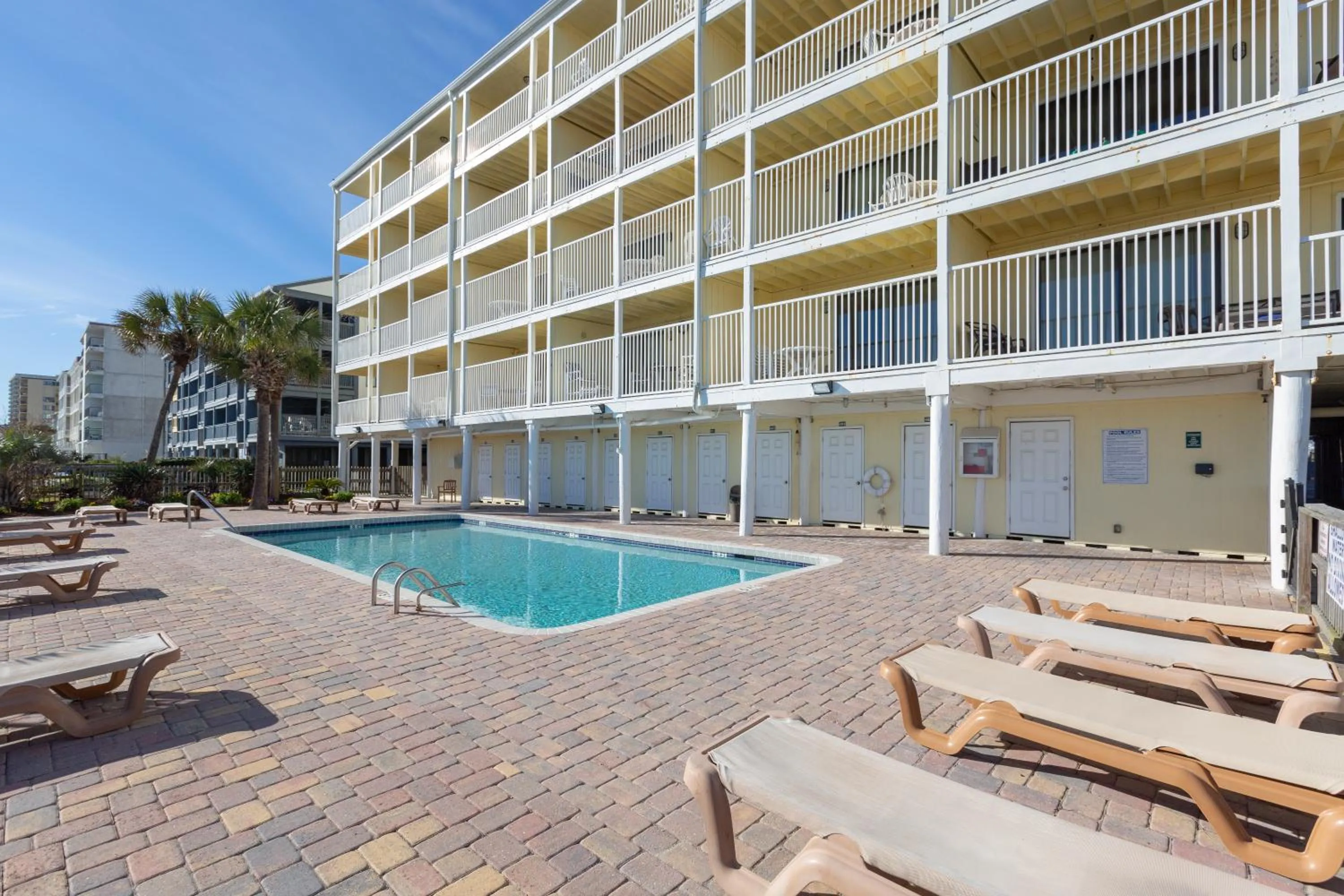 Swimming pool in Windy Shores II