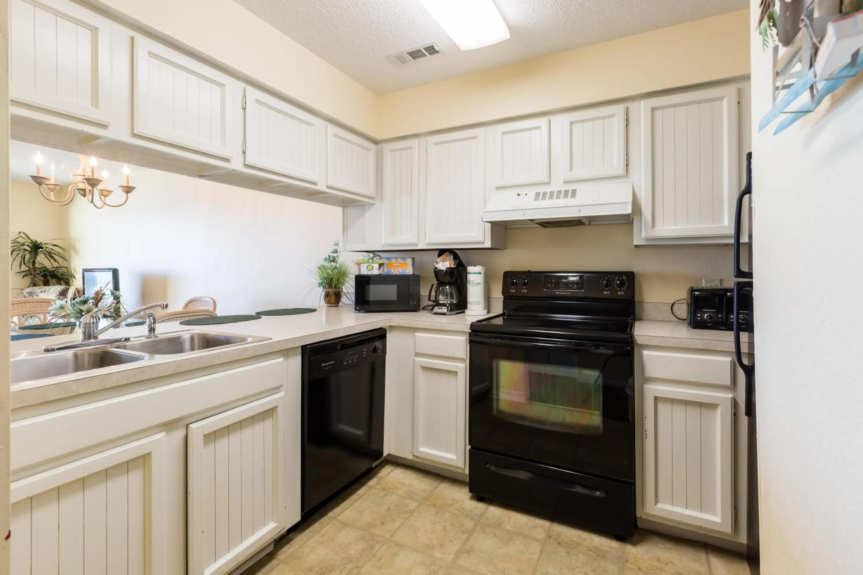 Kitchen or kitchenette in Windy Shores II