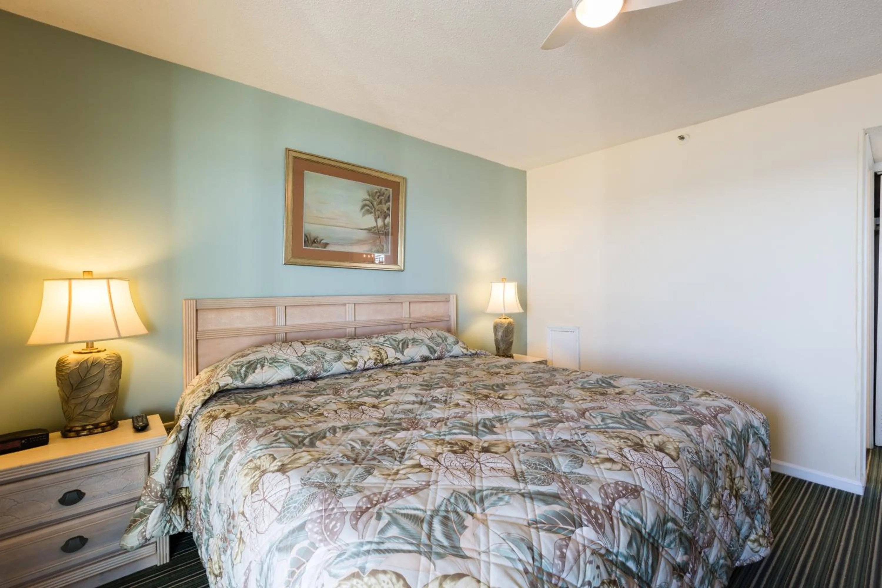 Bedroom, Bed in Windy Shores II