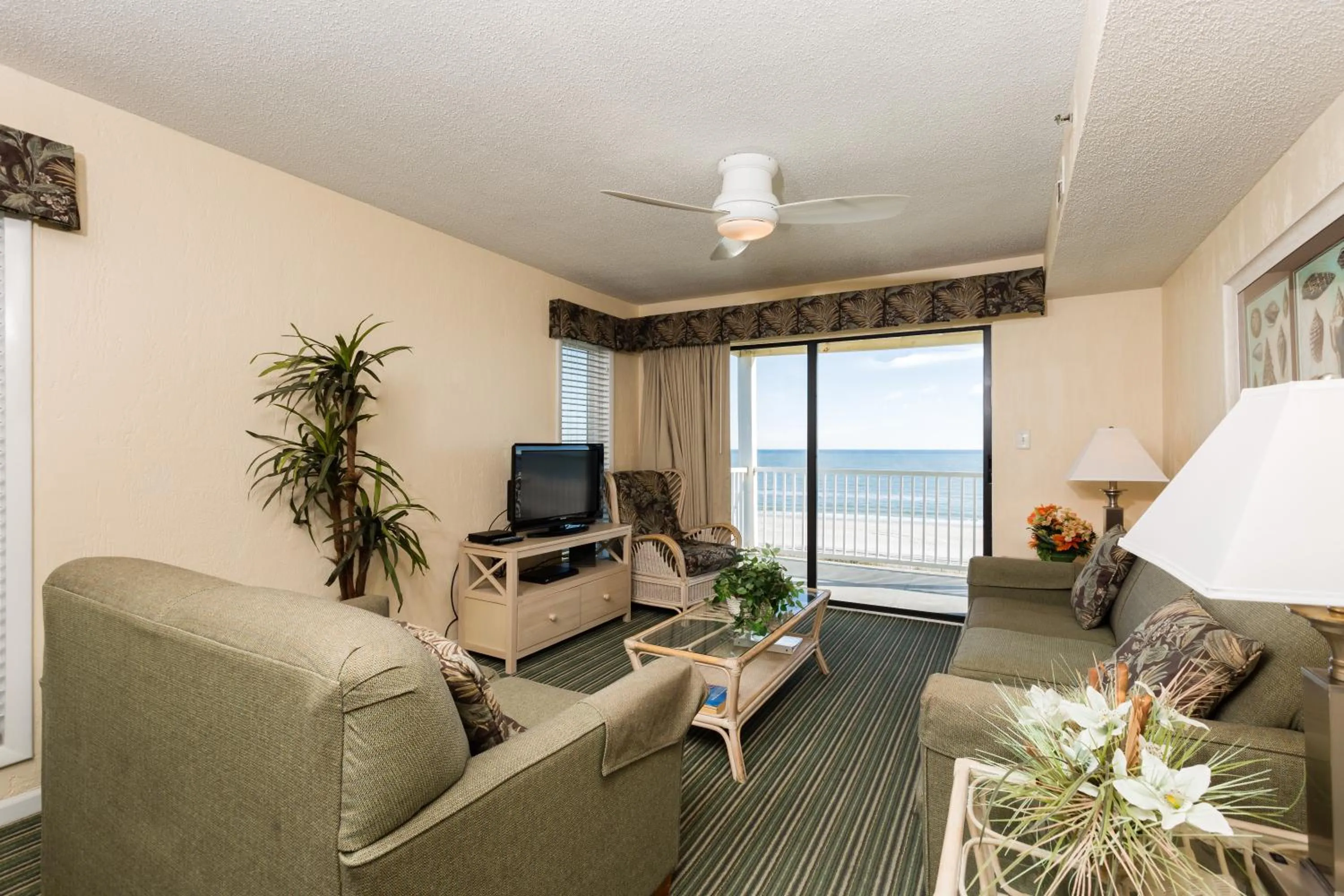 Living room in Windy Shores II