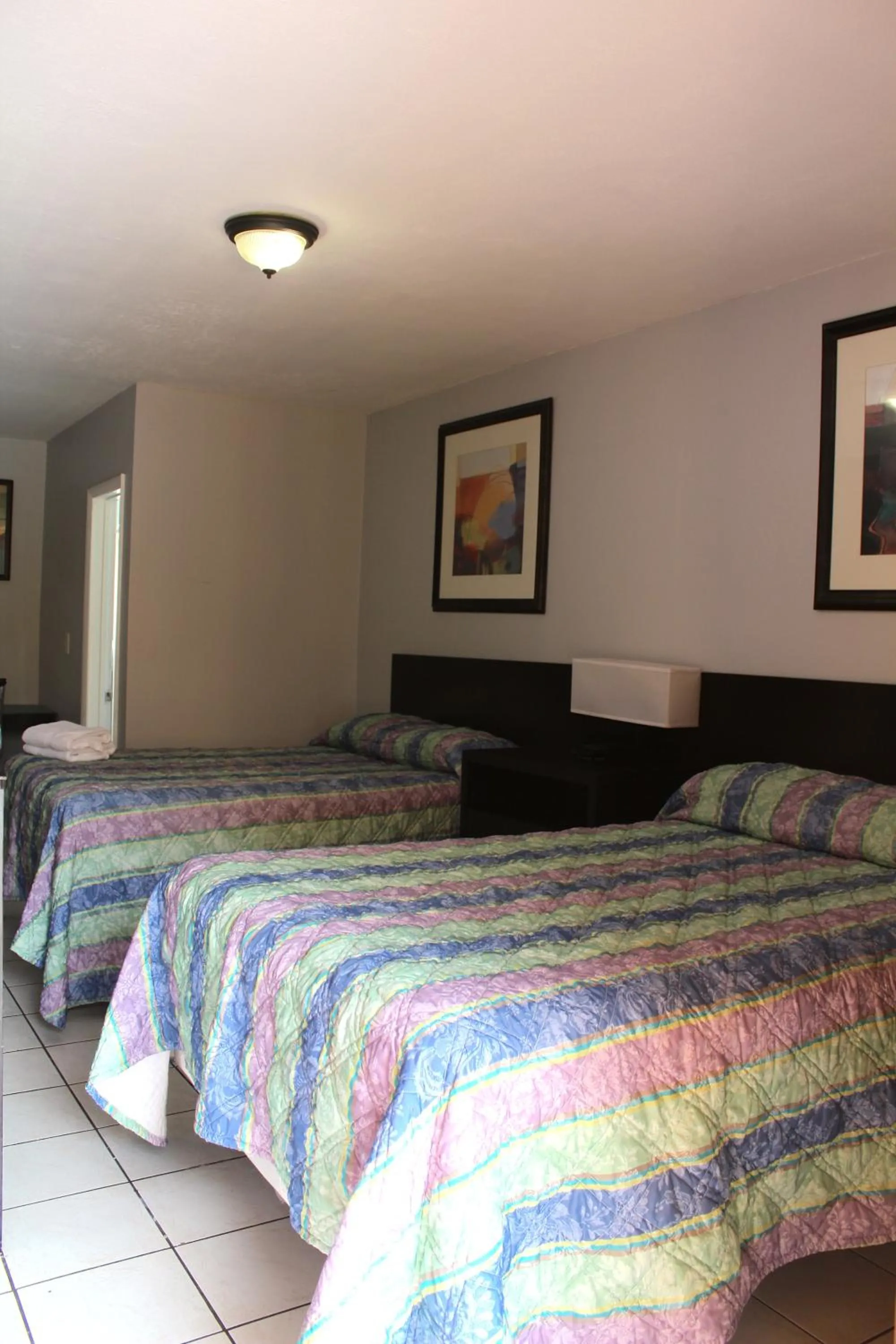 Bed in Ramona Motel