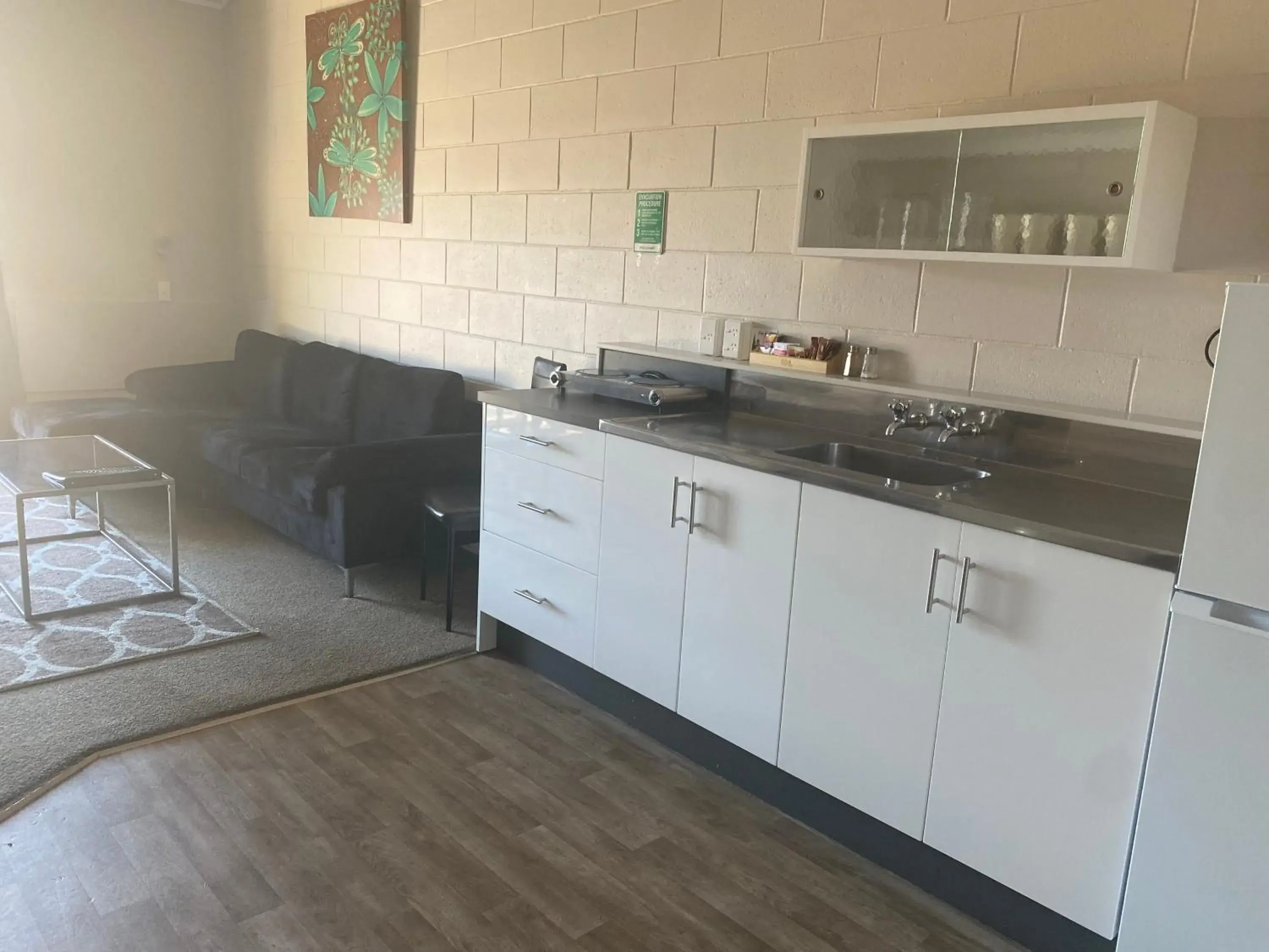 One-Bedroom Suite in Acorn Estate Motel One-Bedroom Suite in Acorn Estate Motel