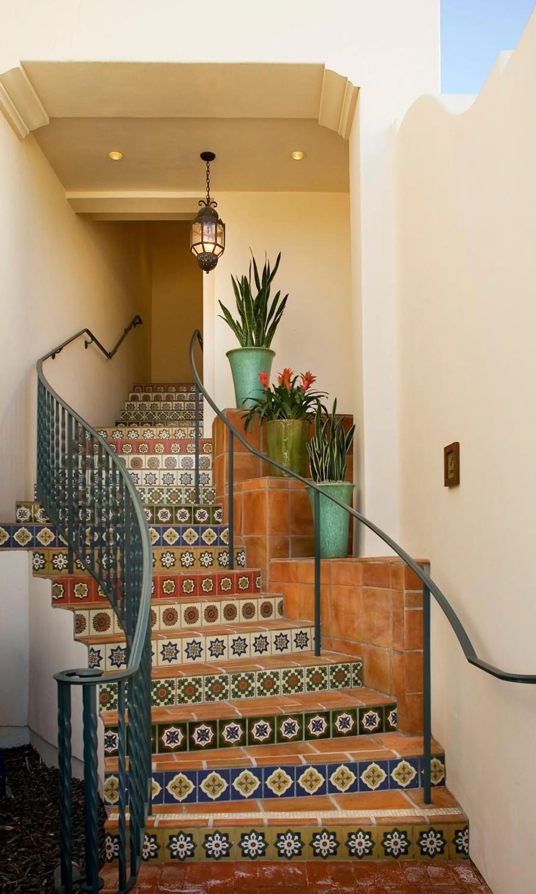 Decorative detail in Harbor View Inn