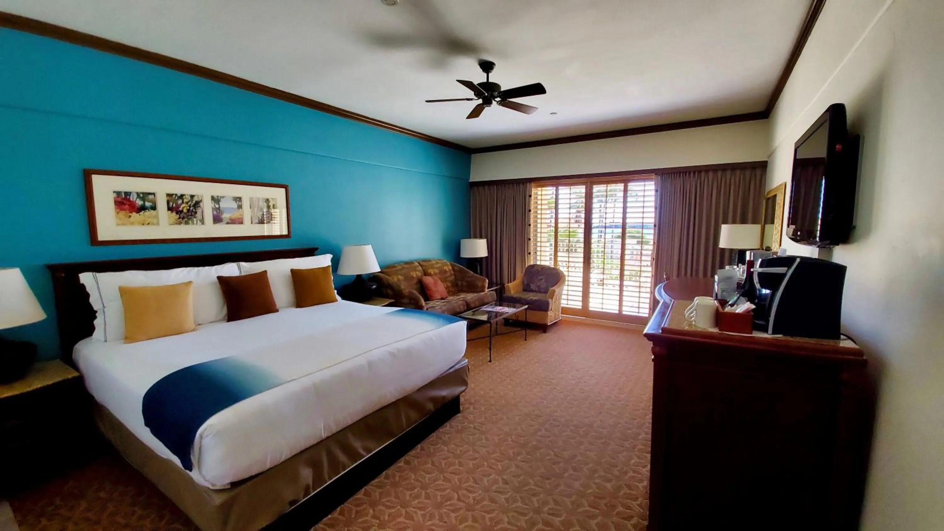 Photo of the whole room, Bed in Harbor View Inn