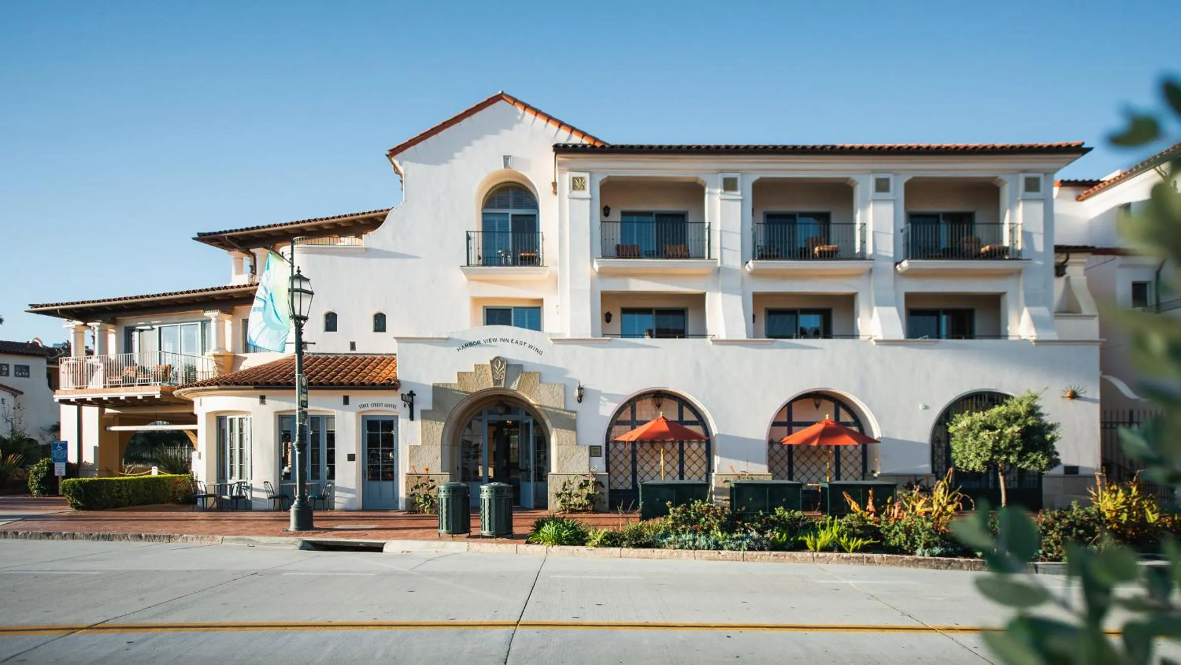 Property building in Harbor View Inn