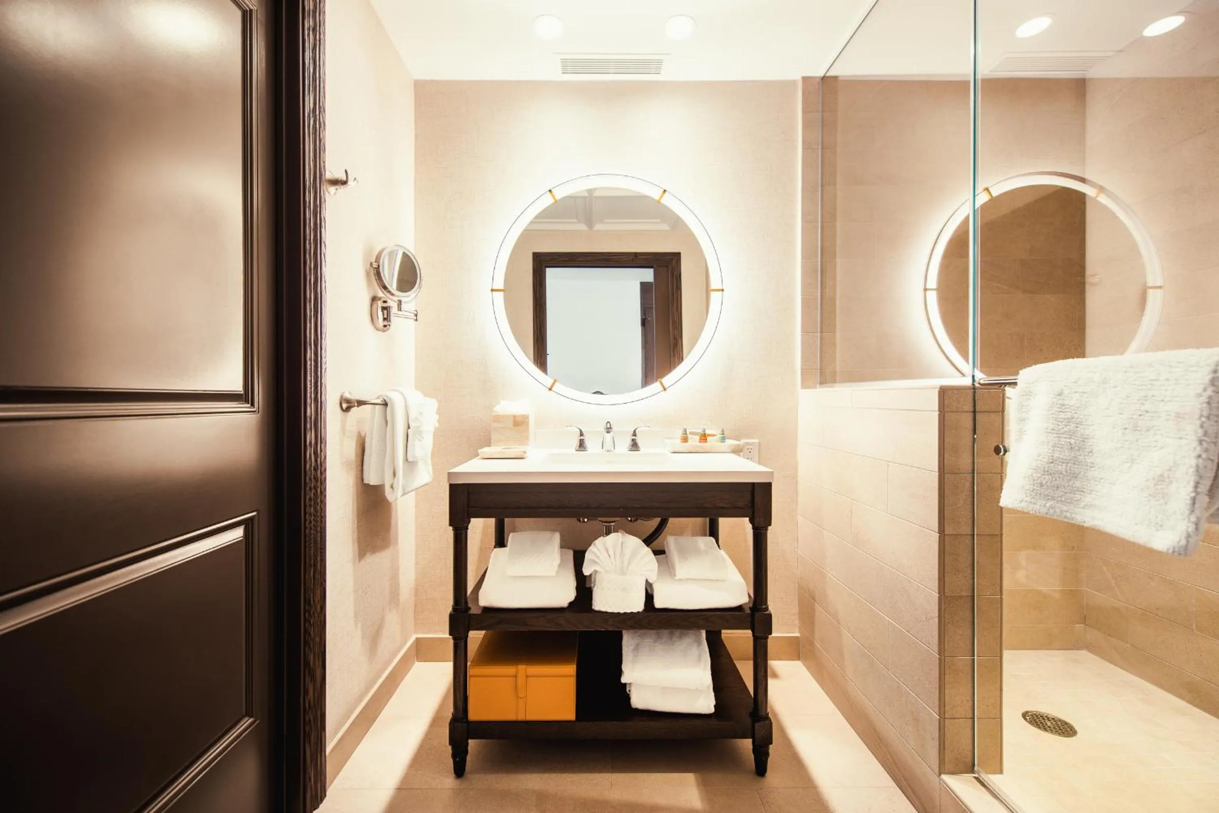 Bathroom in Harbor View Inn